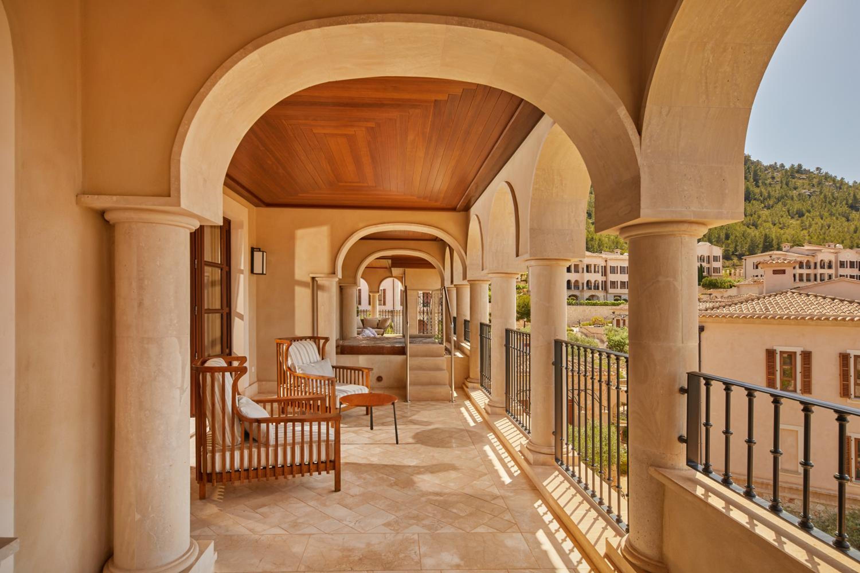 Presidential Suite thumbnail 6