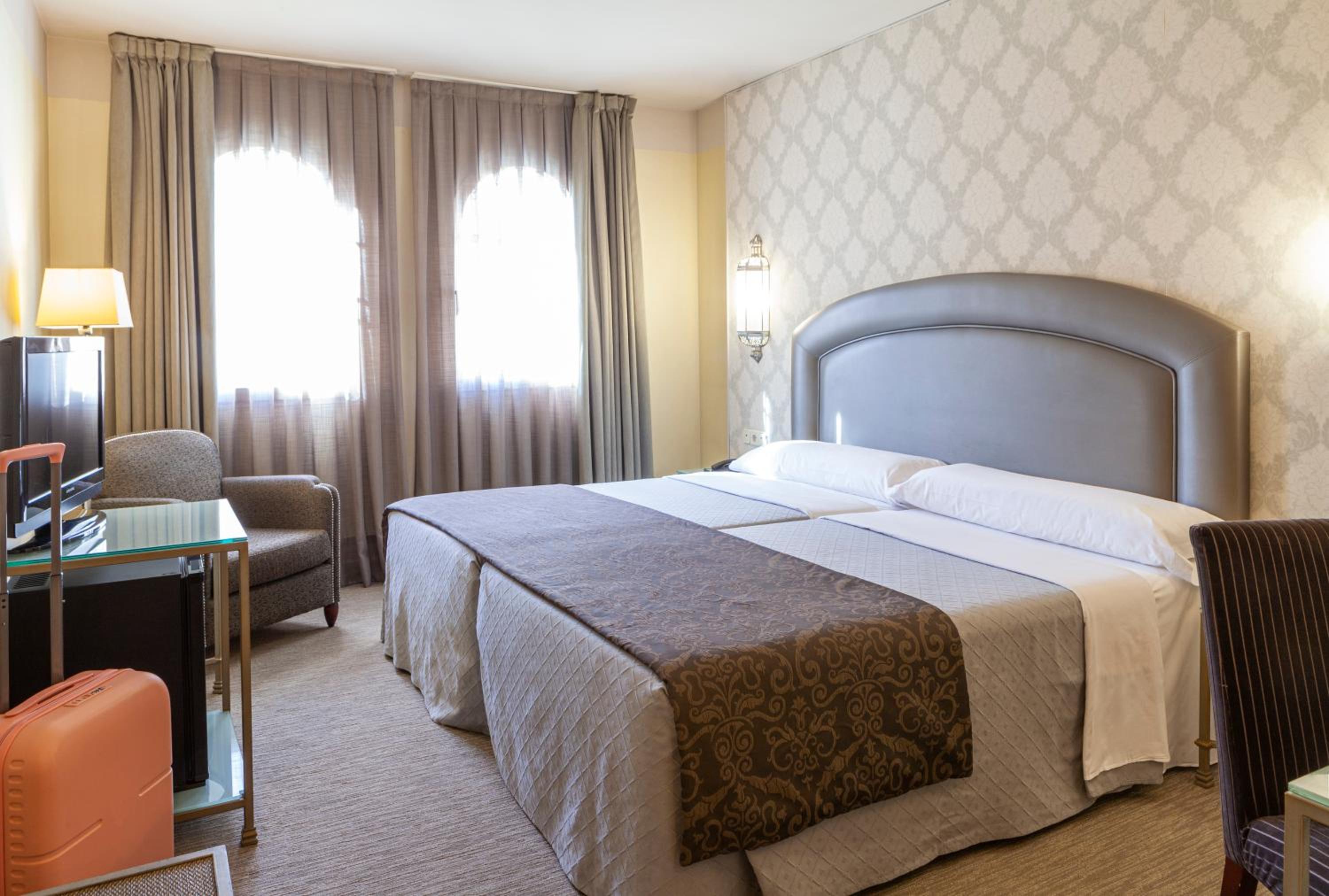 Double or Twin Room - Photo 1