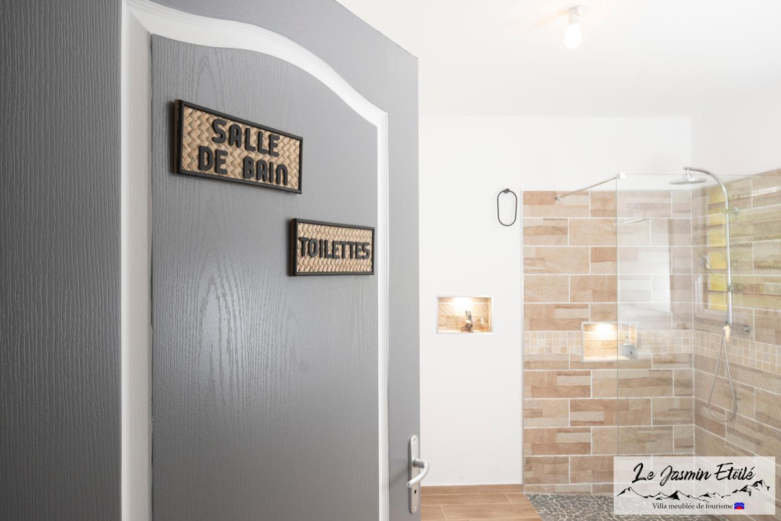 Three-Bedroom House photo 2
