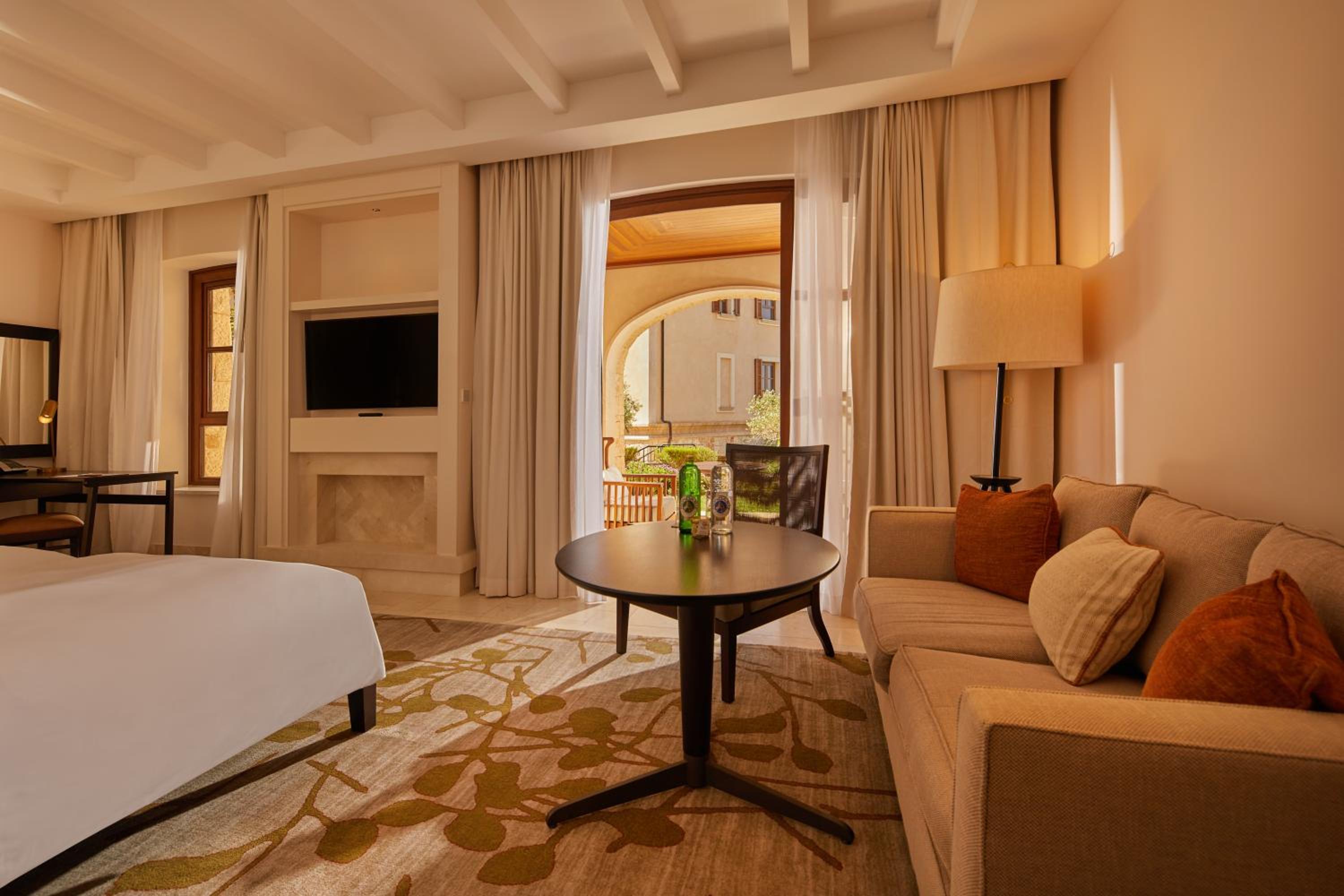 Junior Suite with Garden View