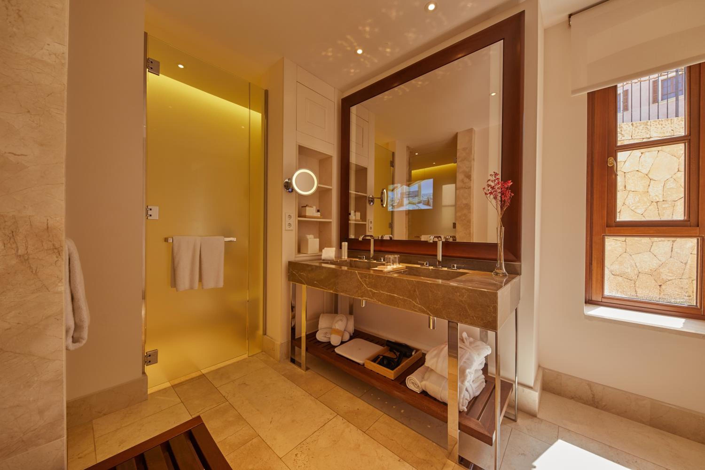 Grand Suite with View