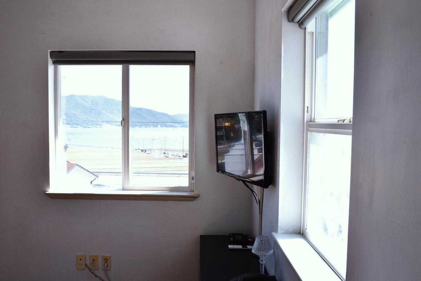 Deluxe Twin Room with Sea View photo 3