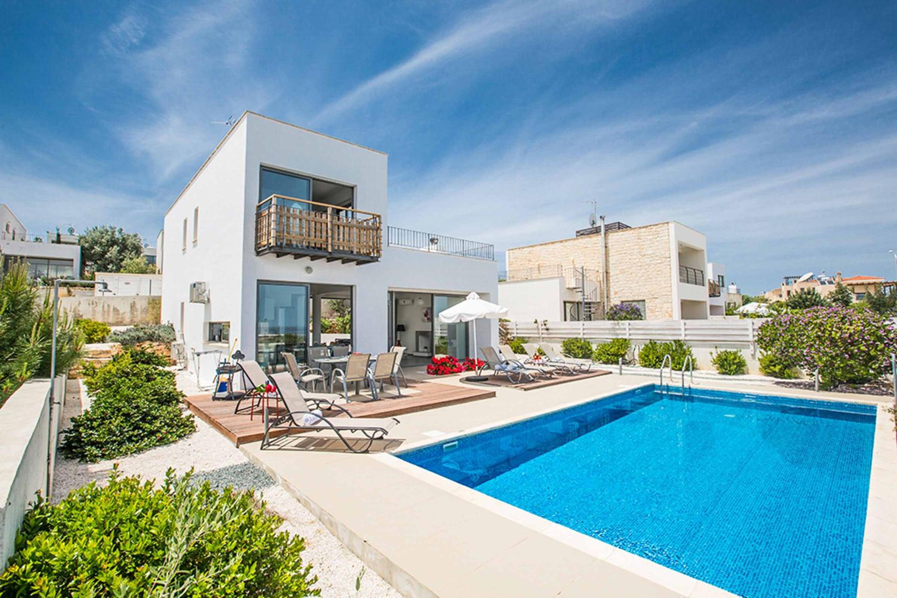 Three-Bedroom Villa photo 3