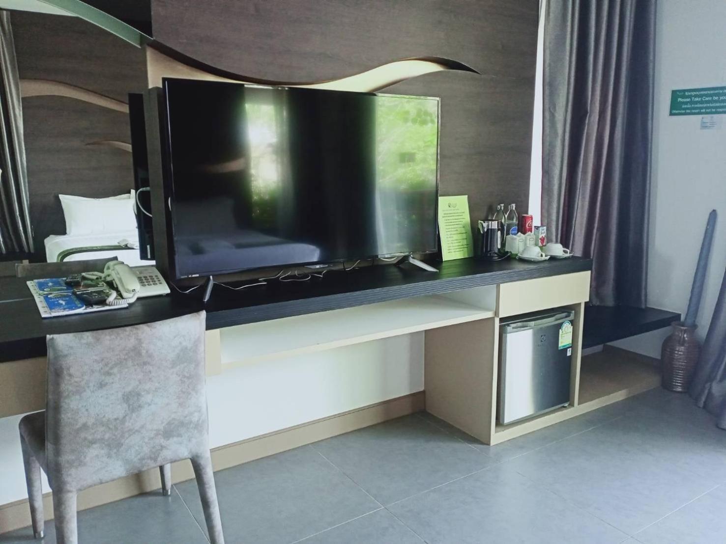 Deluxe King Room photo 1