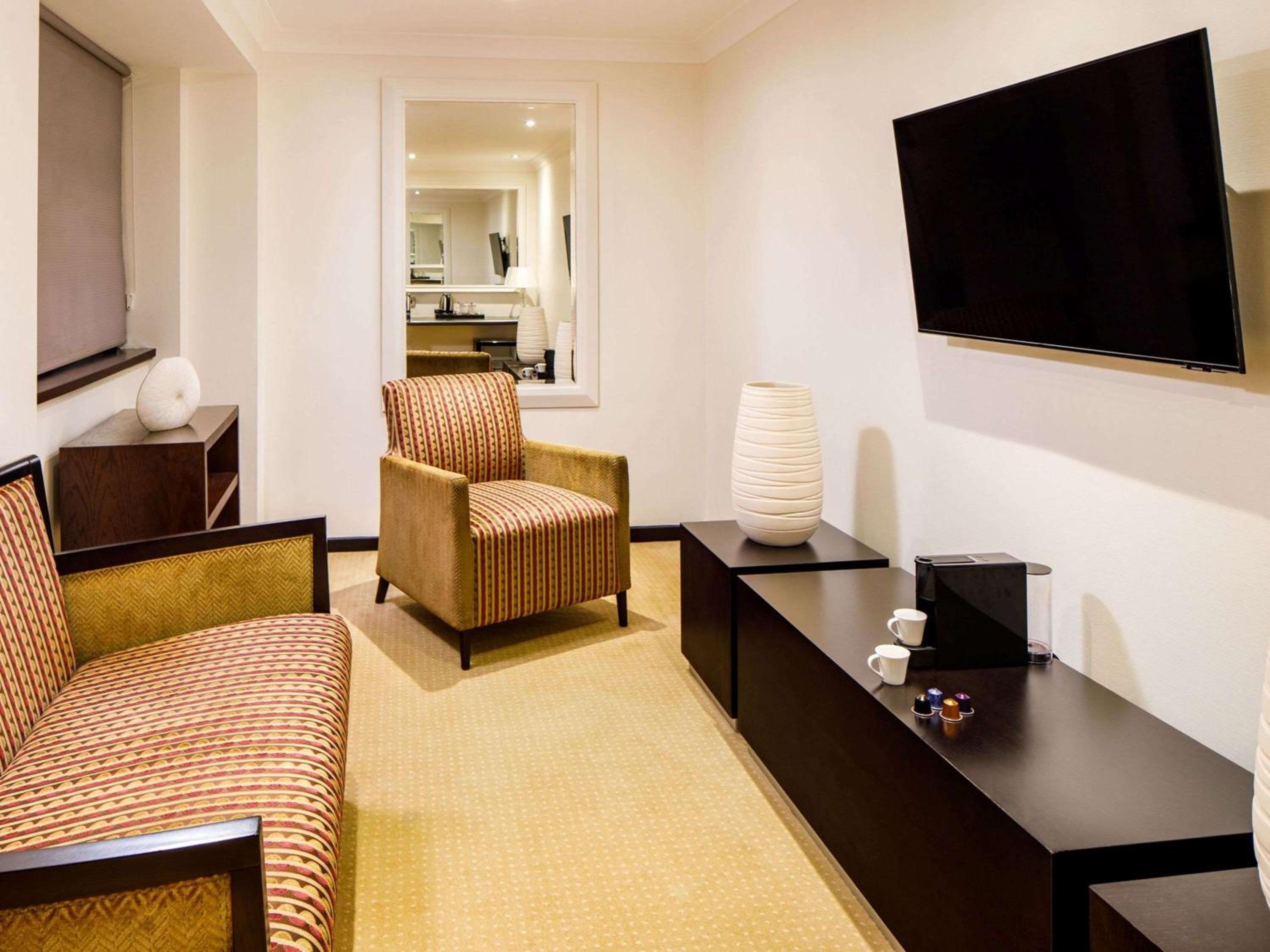 Superior Suite - Photo 6