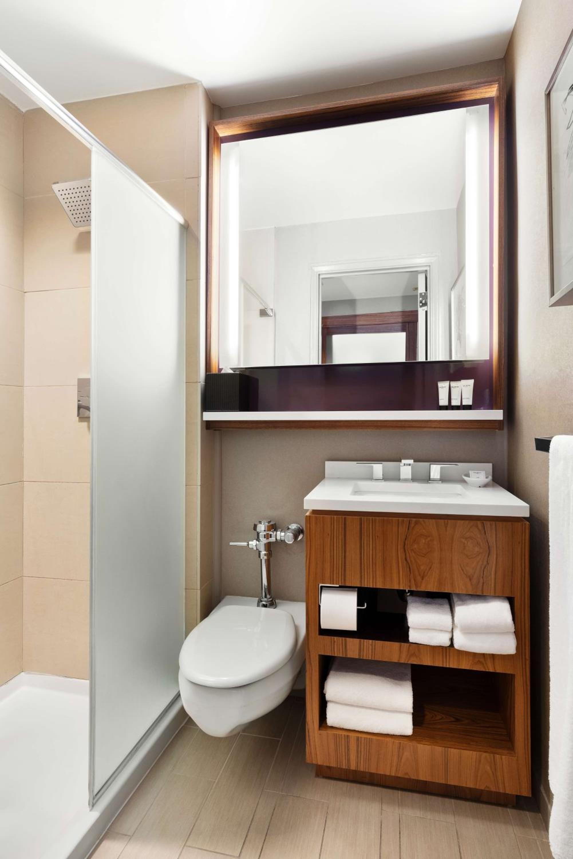 Deluxe Double Room with Two Double Beds photo 3