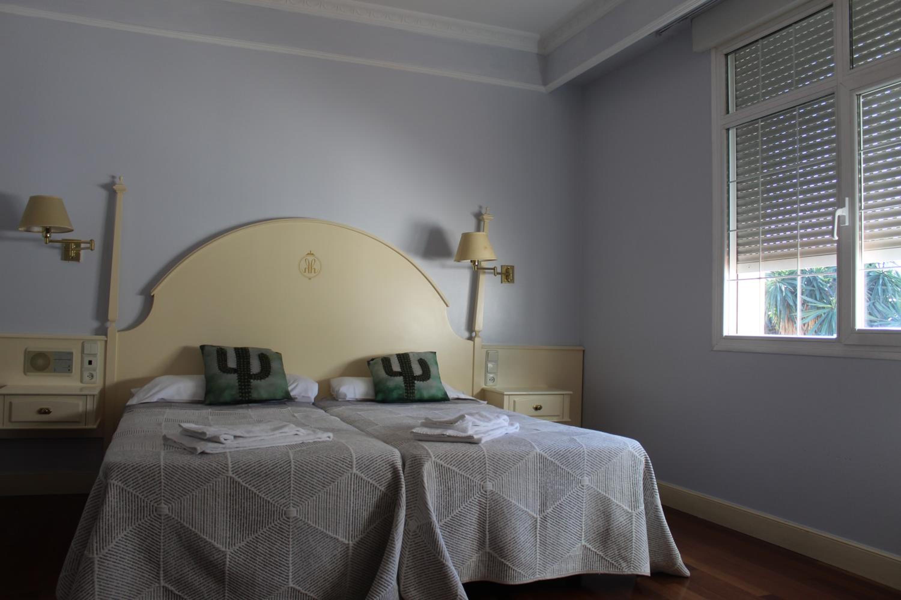 Habitación Estándar con Dos Camas Individuales