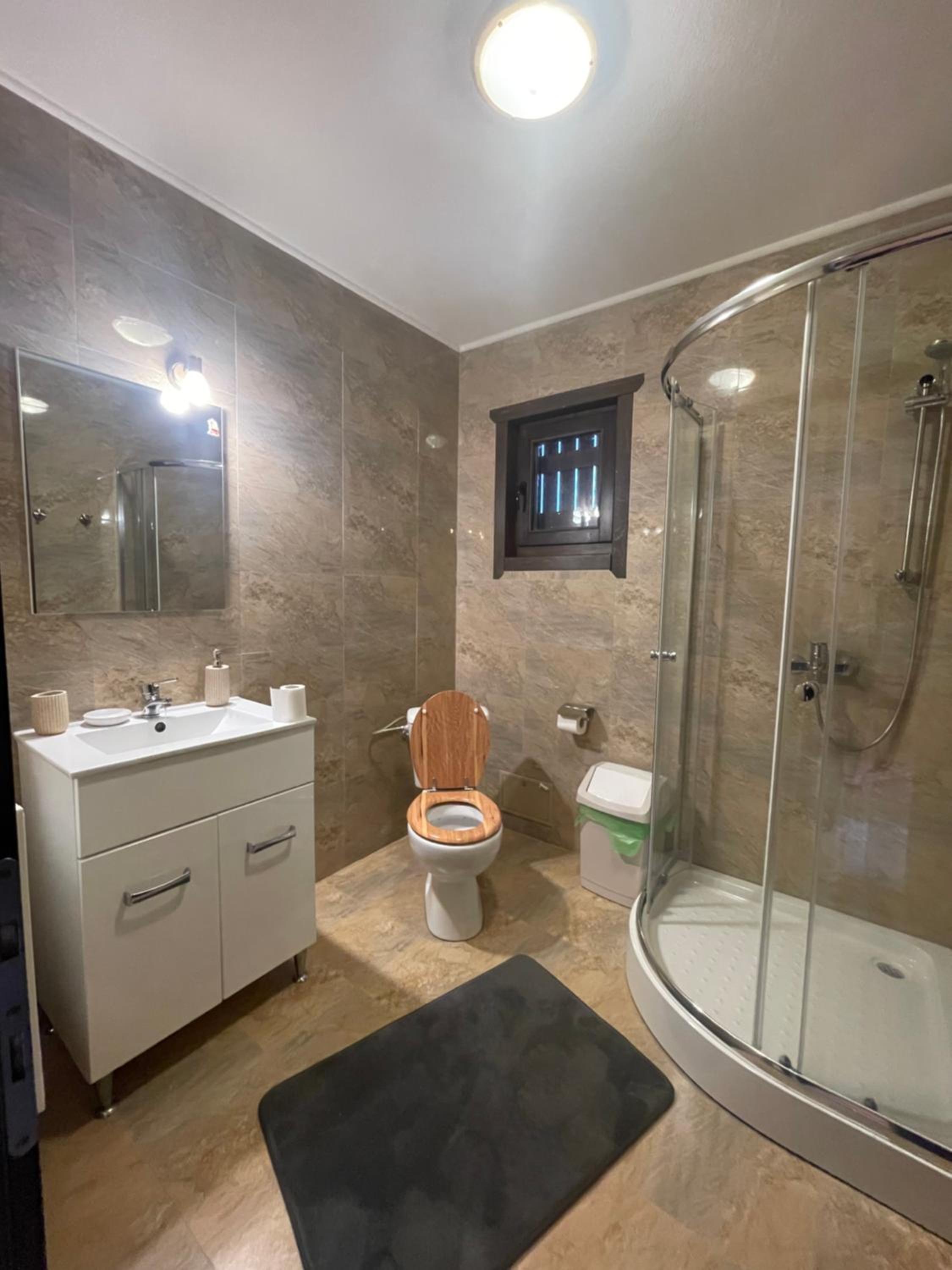 Two-Bedroom House - Photo 8