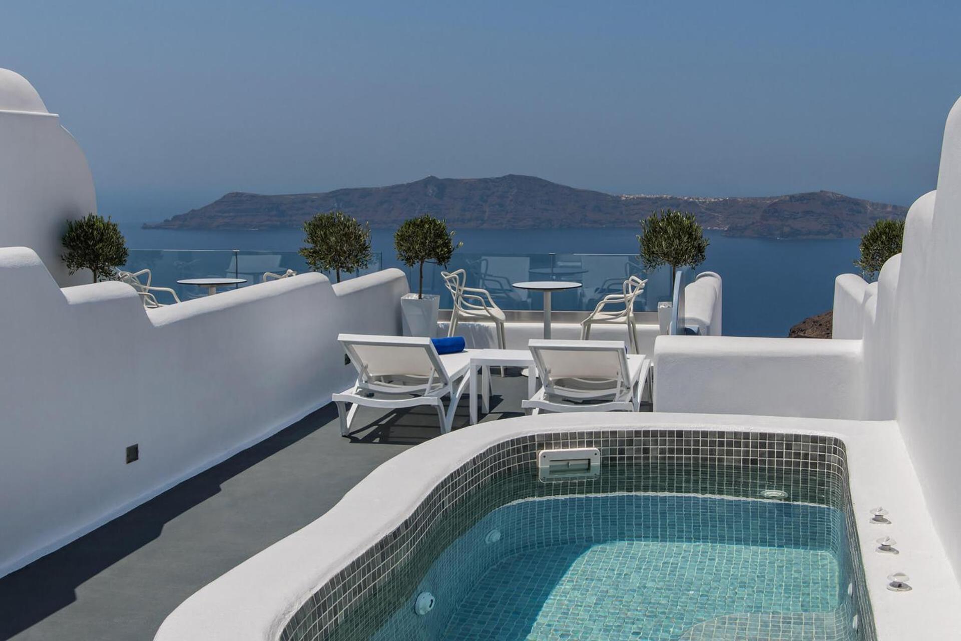 Grand Luxury Plunge Pool Suite - Photo 6