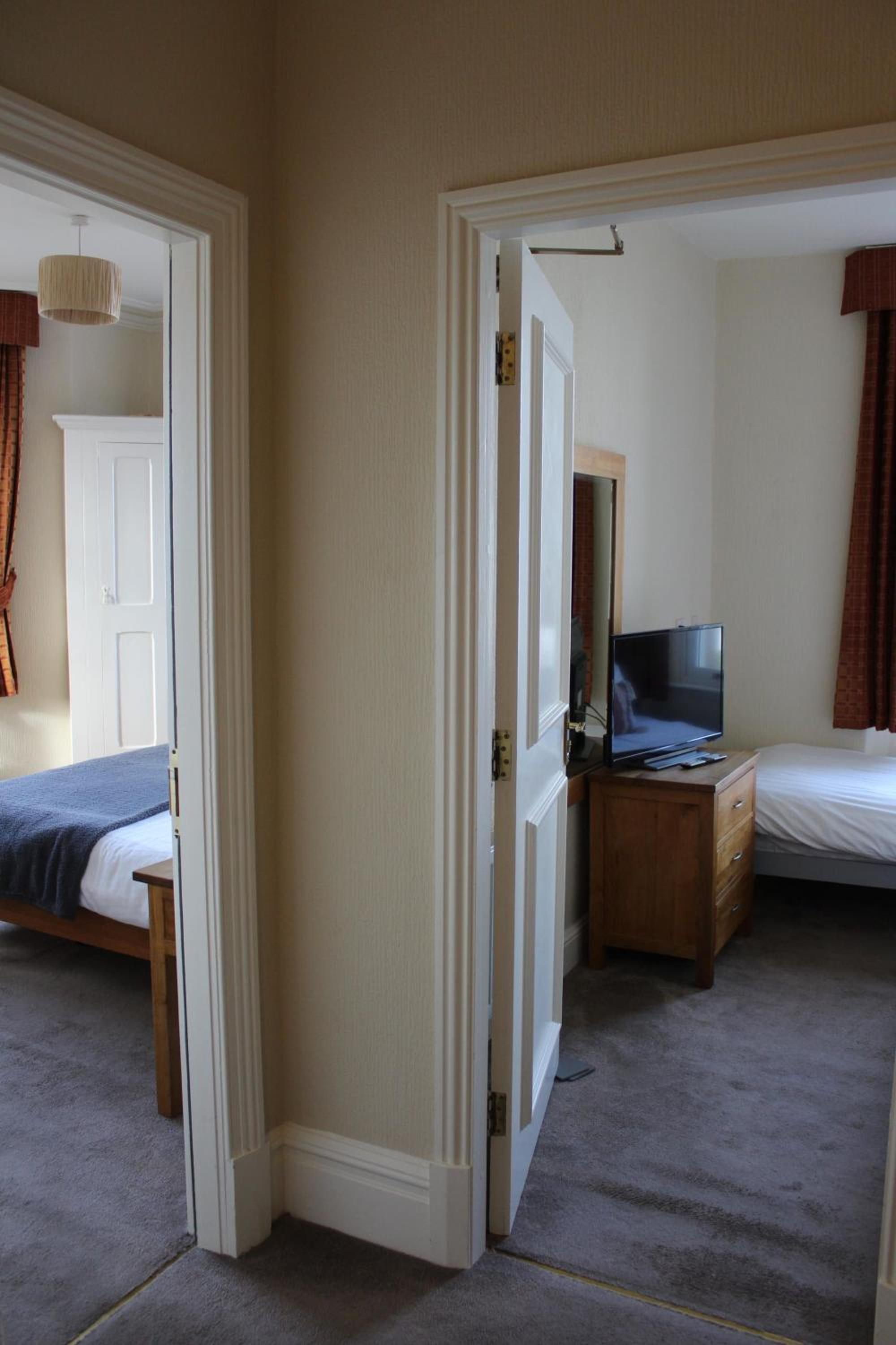Family Room with Private Bathroom photo 1