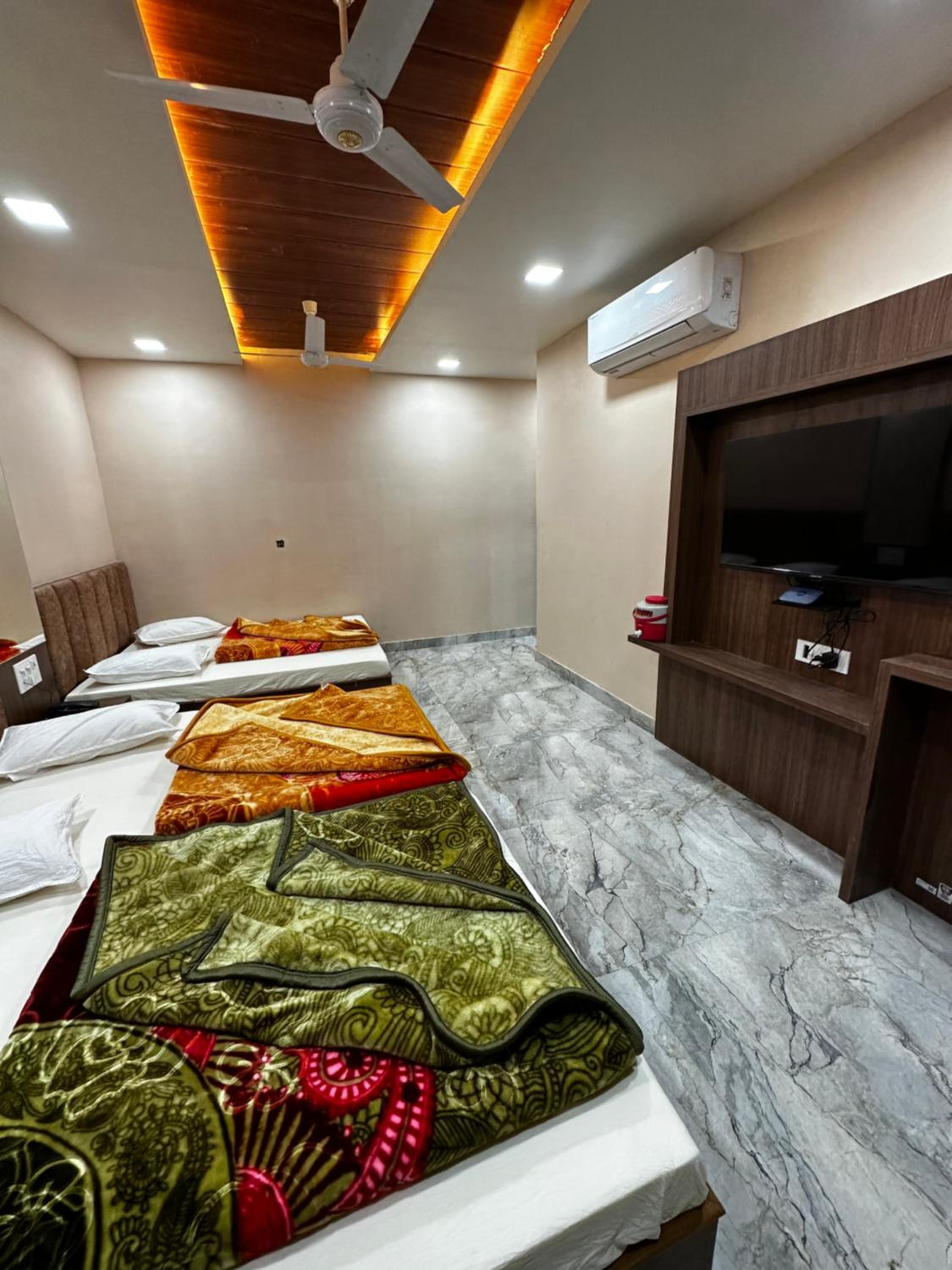 Deluxe Family Room