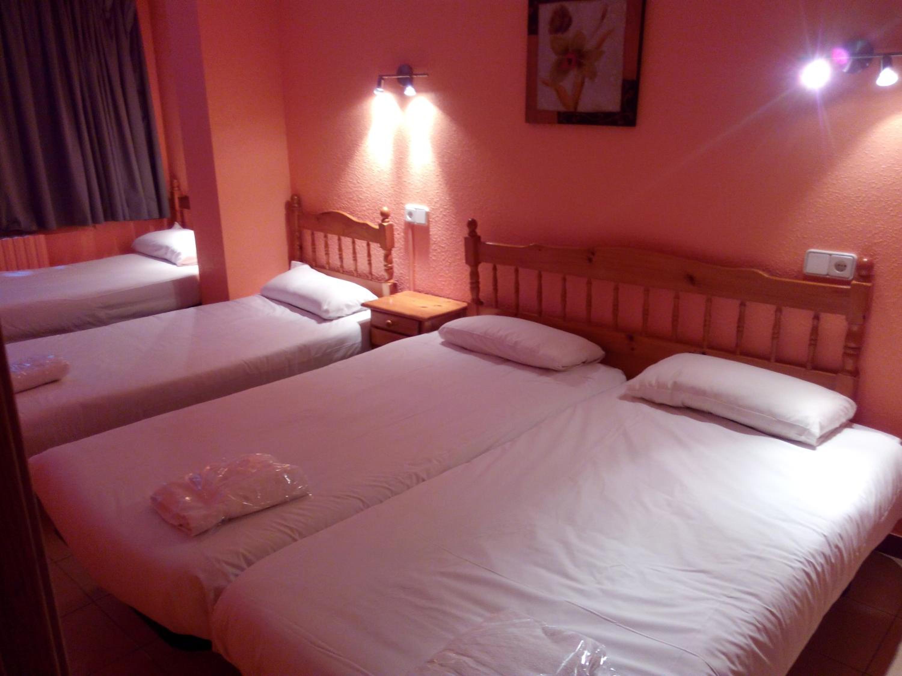 Interior One-Bedroom Apartment (4 Adults) photo 3