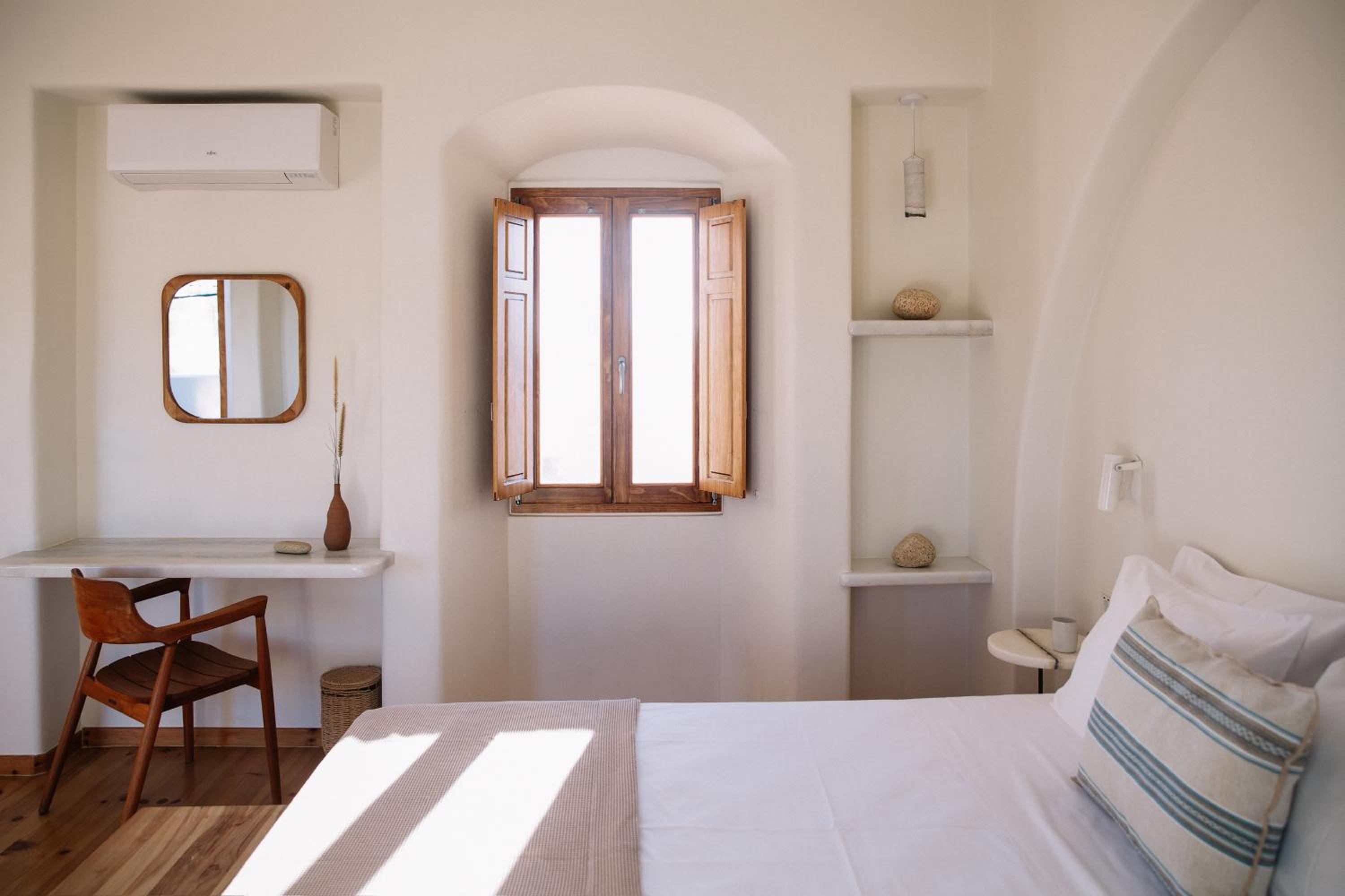 Deluxe Sea View Suite - Photo 5