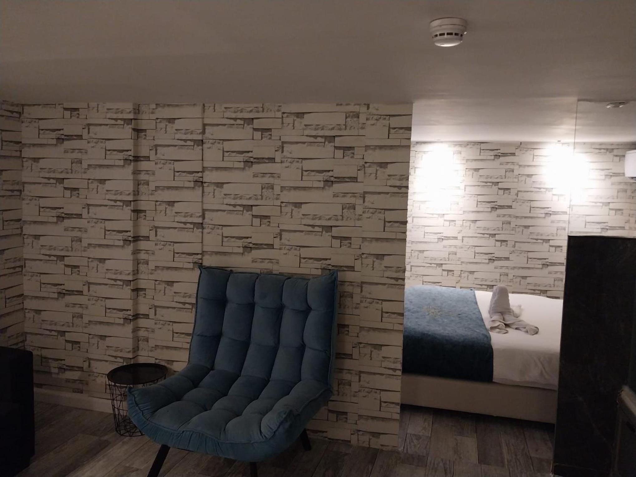 Suite with Spa Bath - Photo 2
