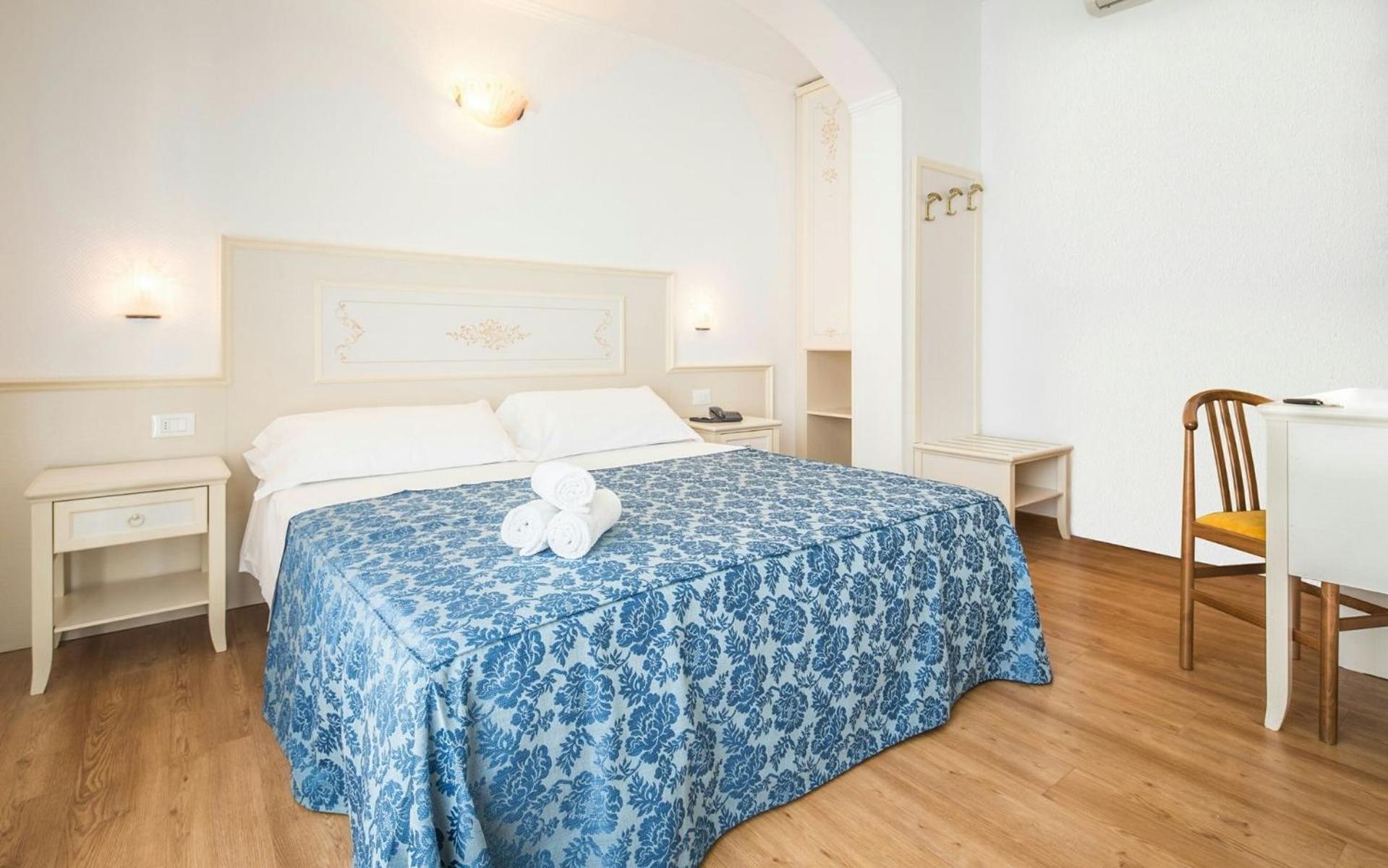 Double or Twin Room with Balcony photo 1