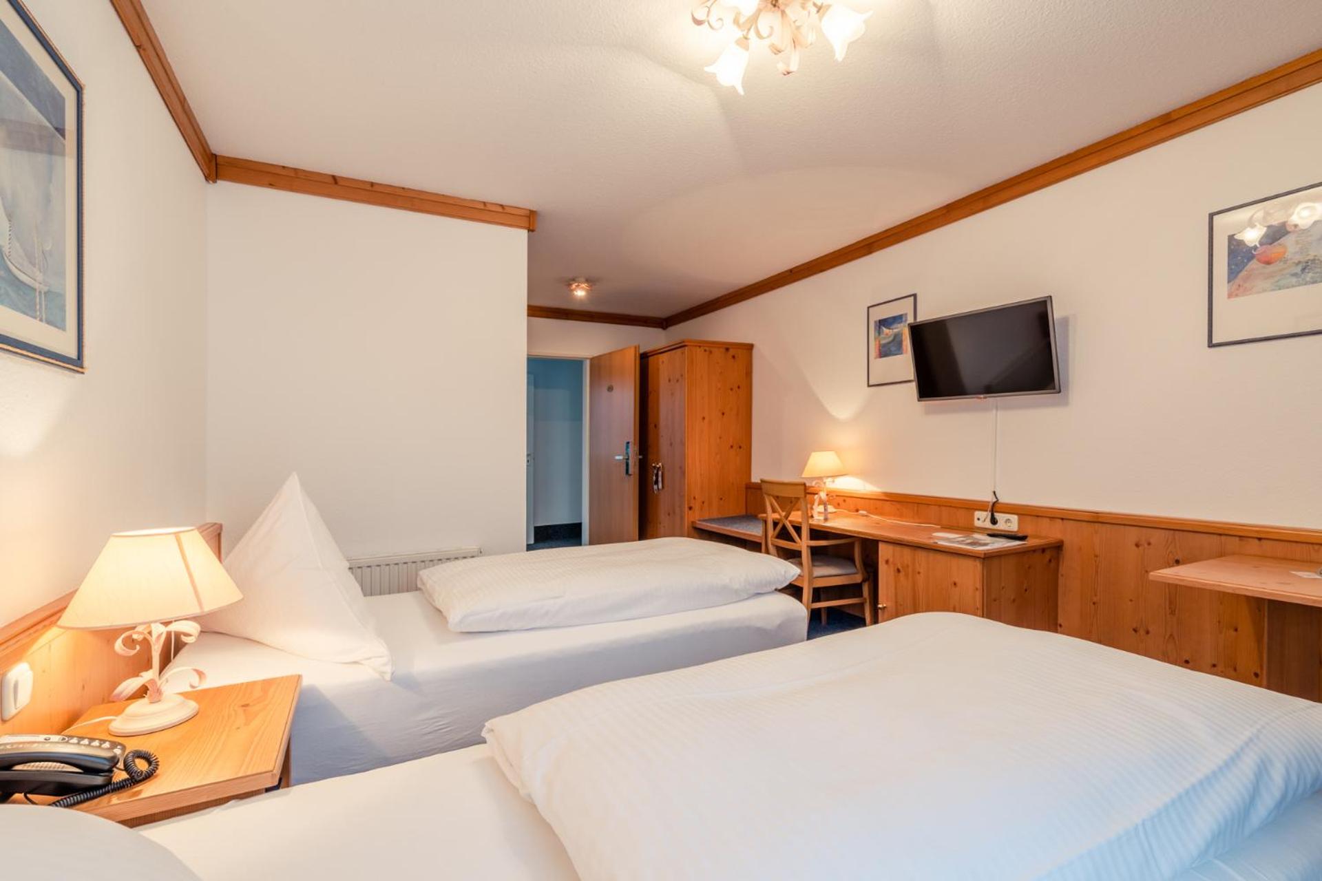 Comfort Twin Room - Photo 2