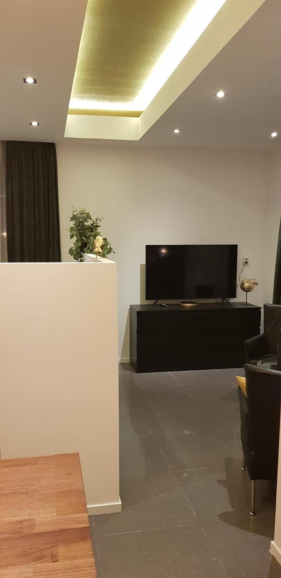 Deluxe King Studio photo 3
