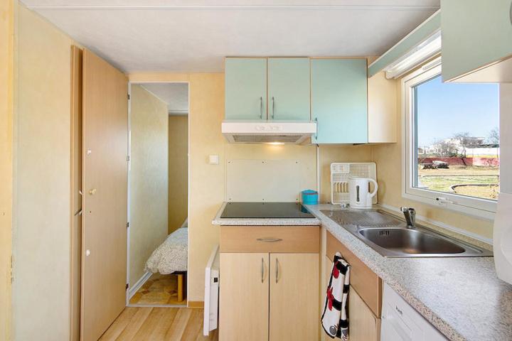 One-Bedroom House - Photo 9