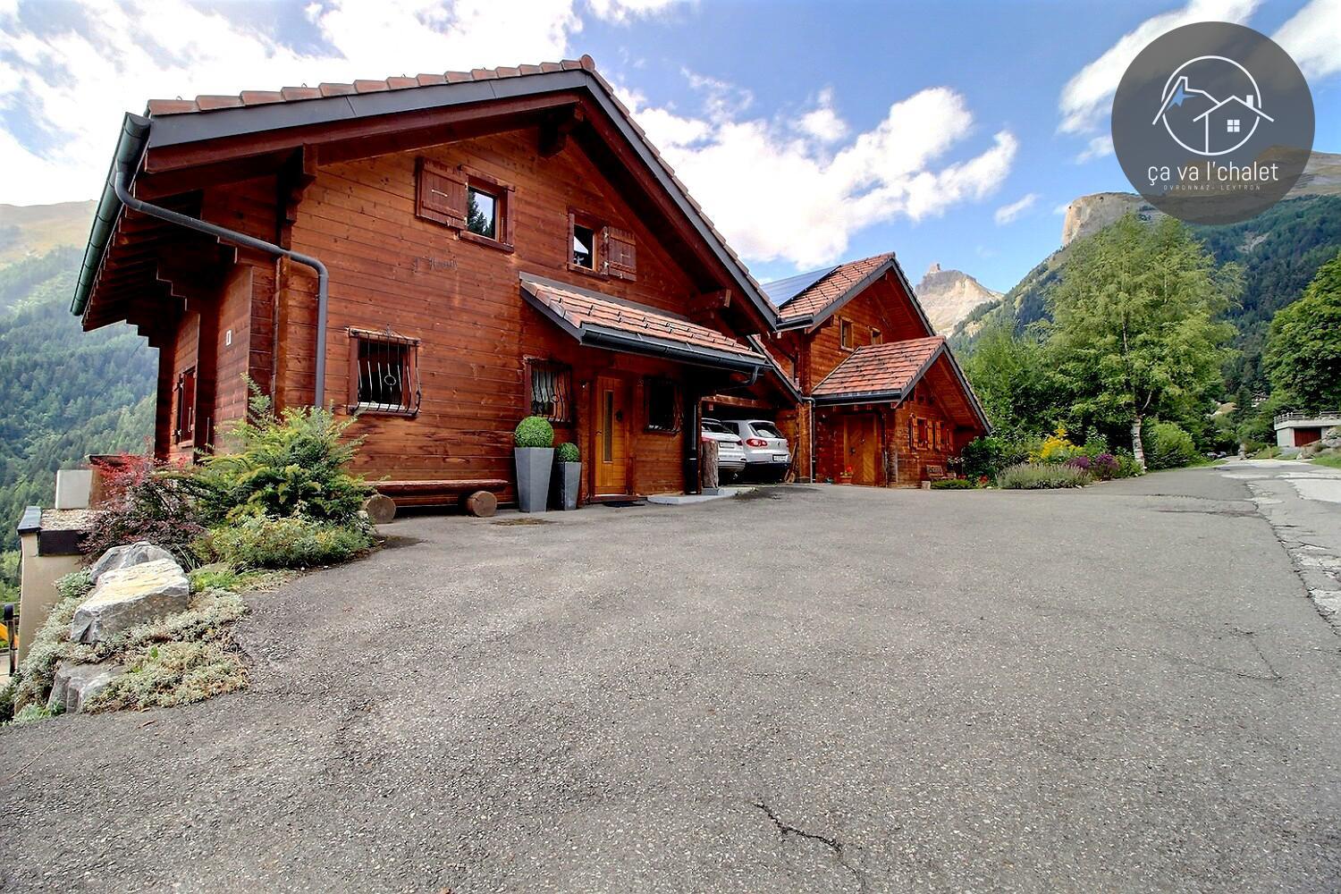 Three-Bedroom Chalet photo 3