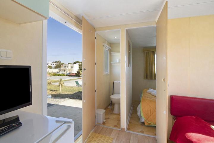 One-Bedroom House - Photo 12