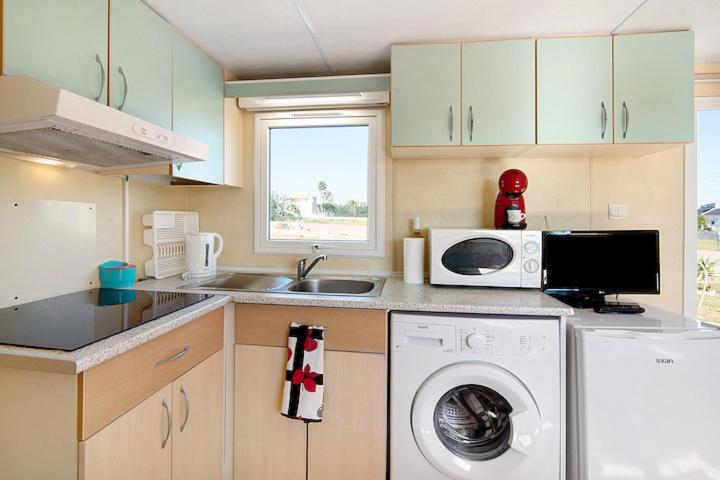 One-Bedroom House - Photo 36
