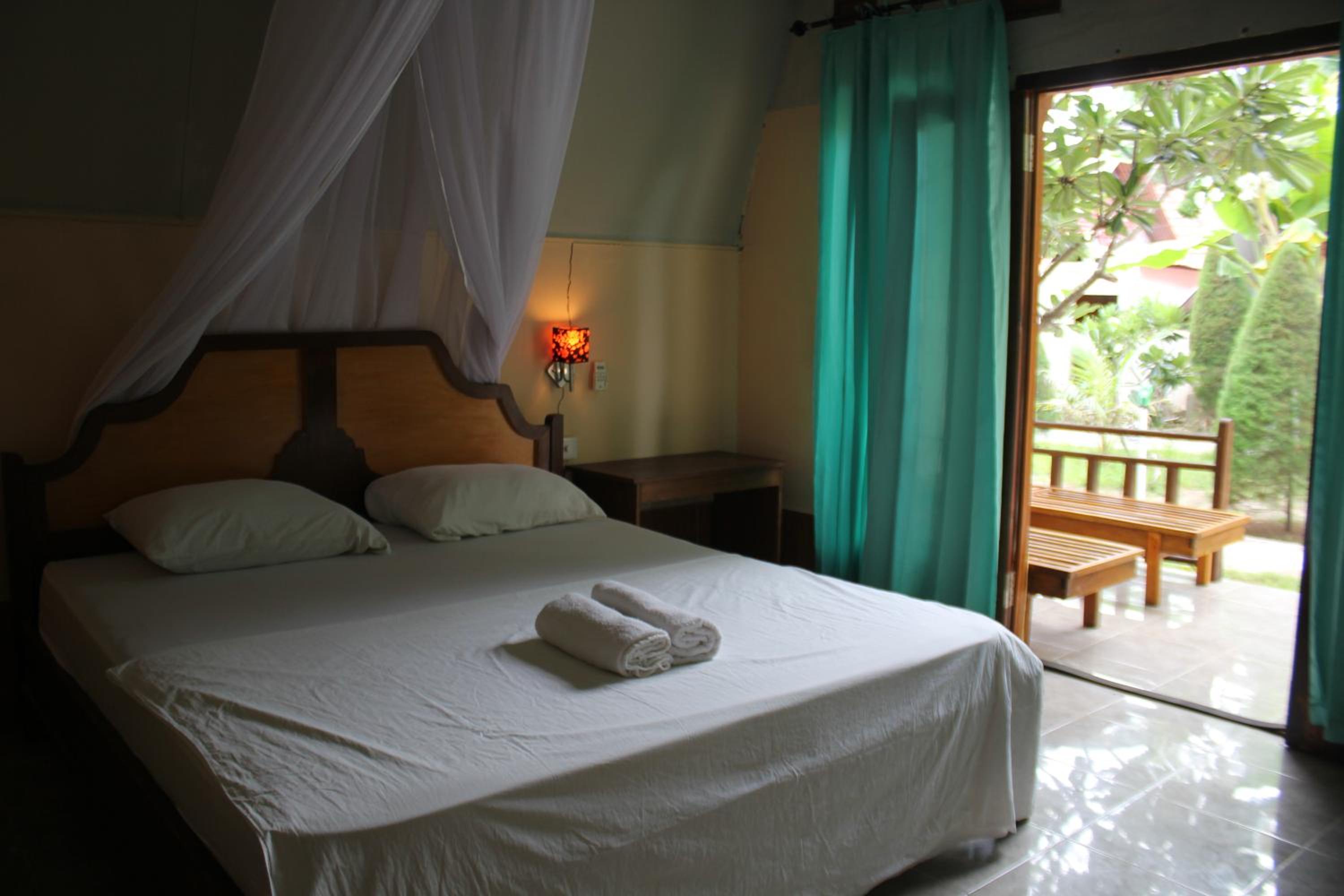 One-Bedroom Bungalow with Double Bed - Photo 14