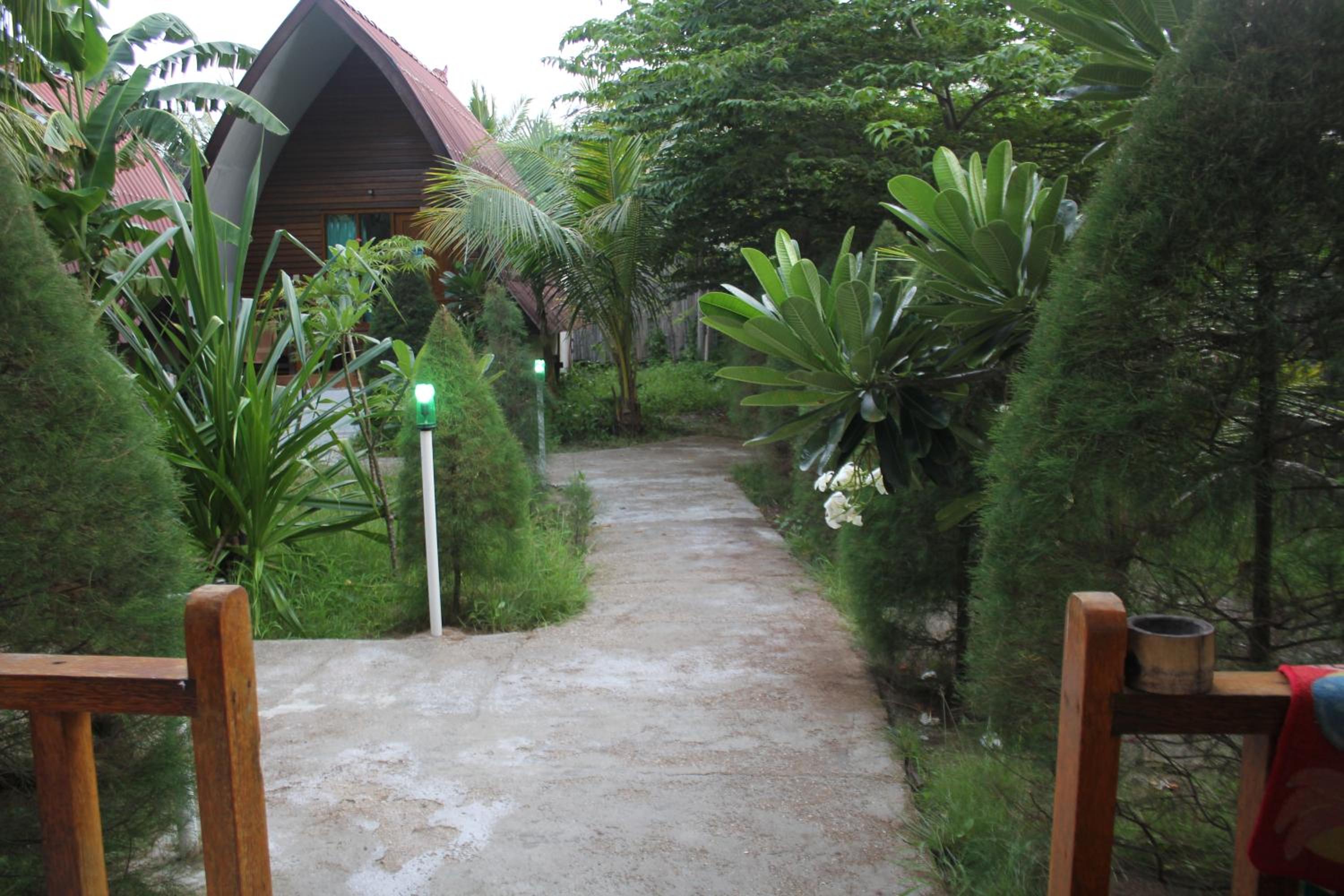 One-Bedroom Bungalow with Double Bed - Photo 11