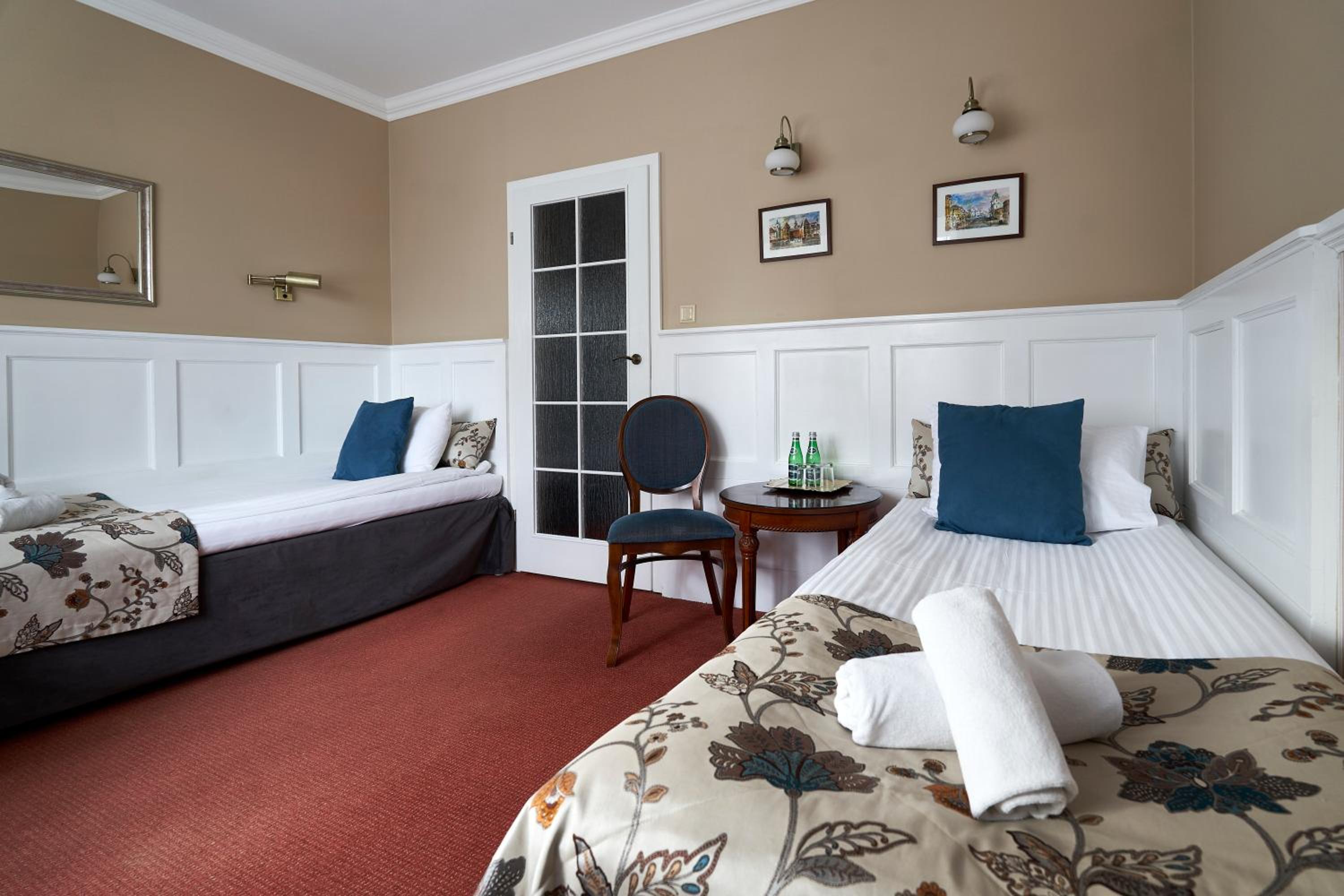 Double or Twin Room - Photo 3