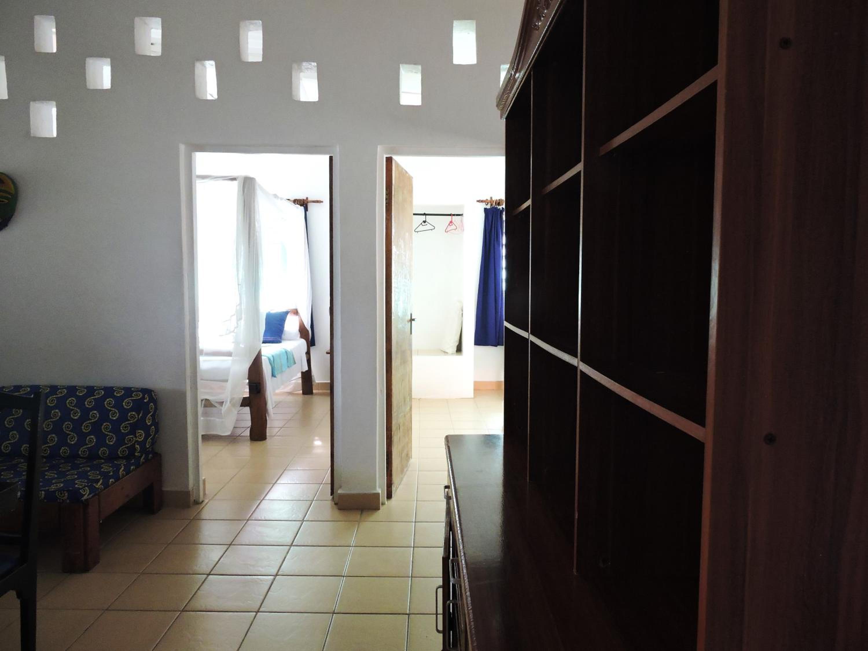 Three-Bedroom Cottage Sea Facing photo 2