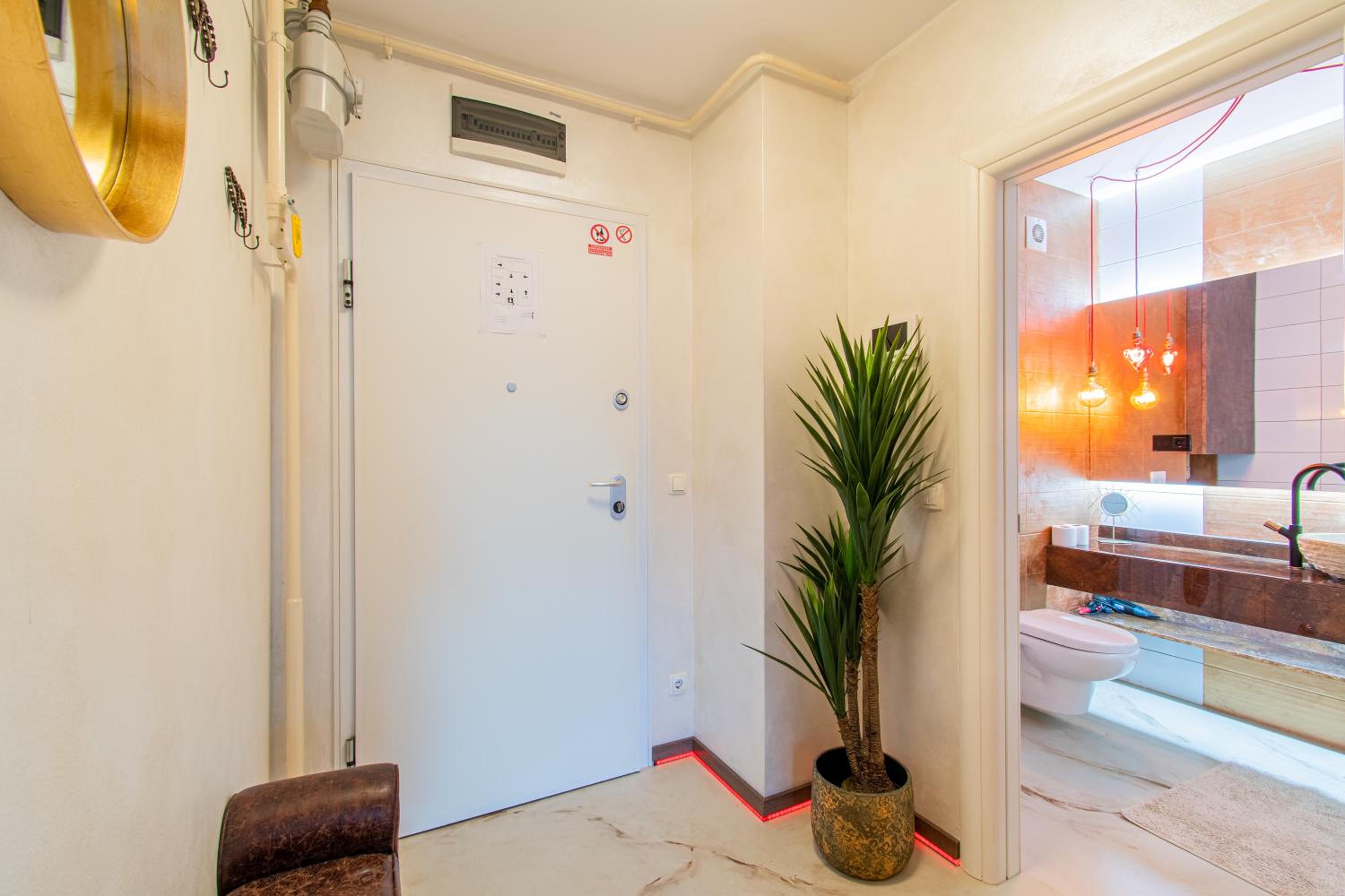 One-Bedroom Apartment - Photo 46