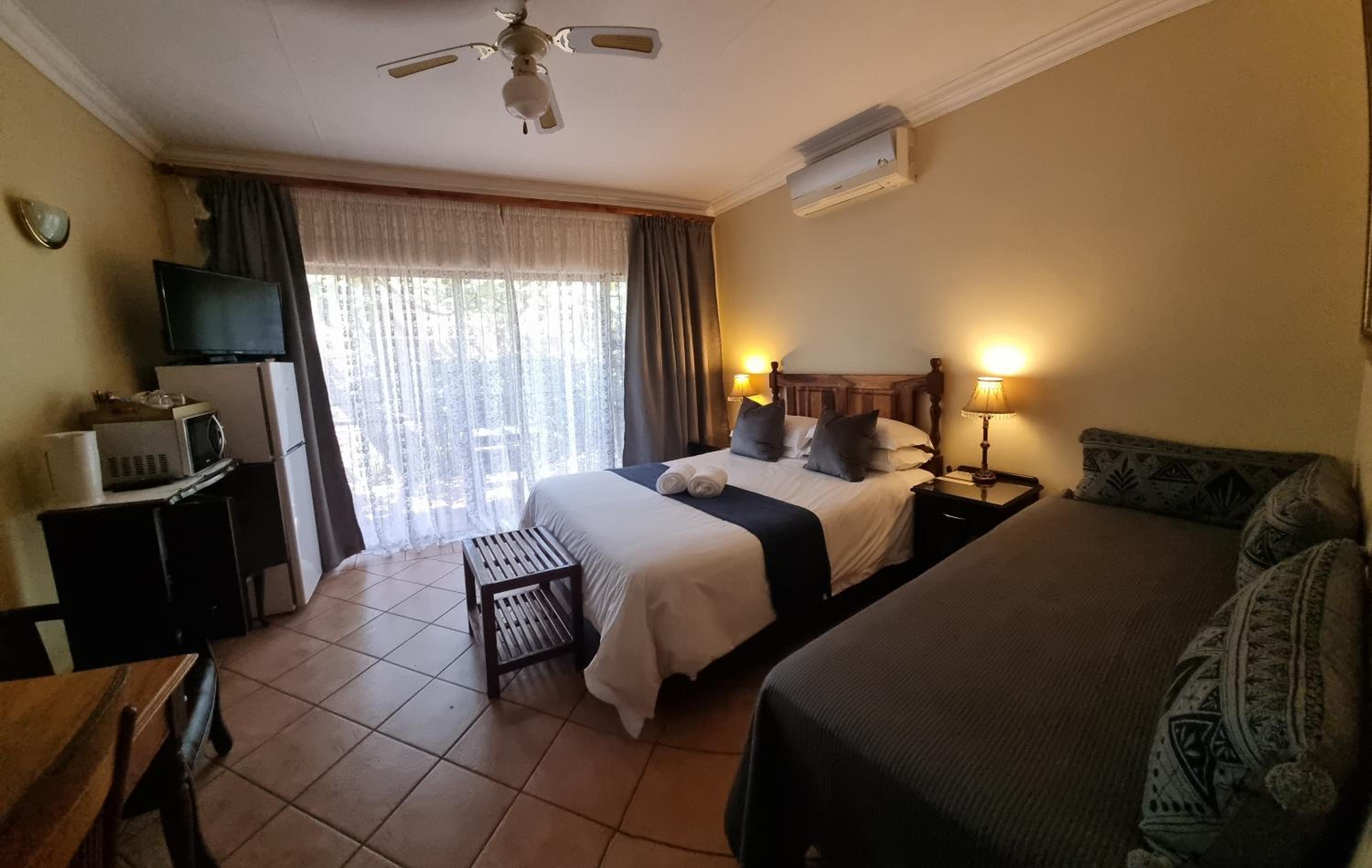 Deluxe Triple Room photo 3