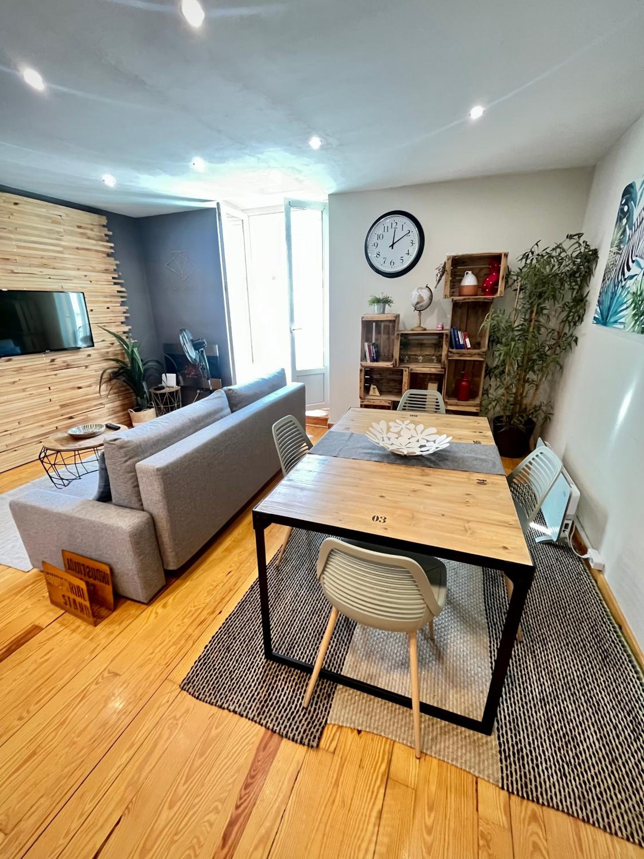 Apartment - Photo 2