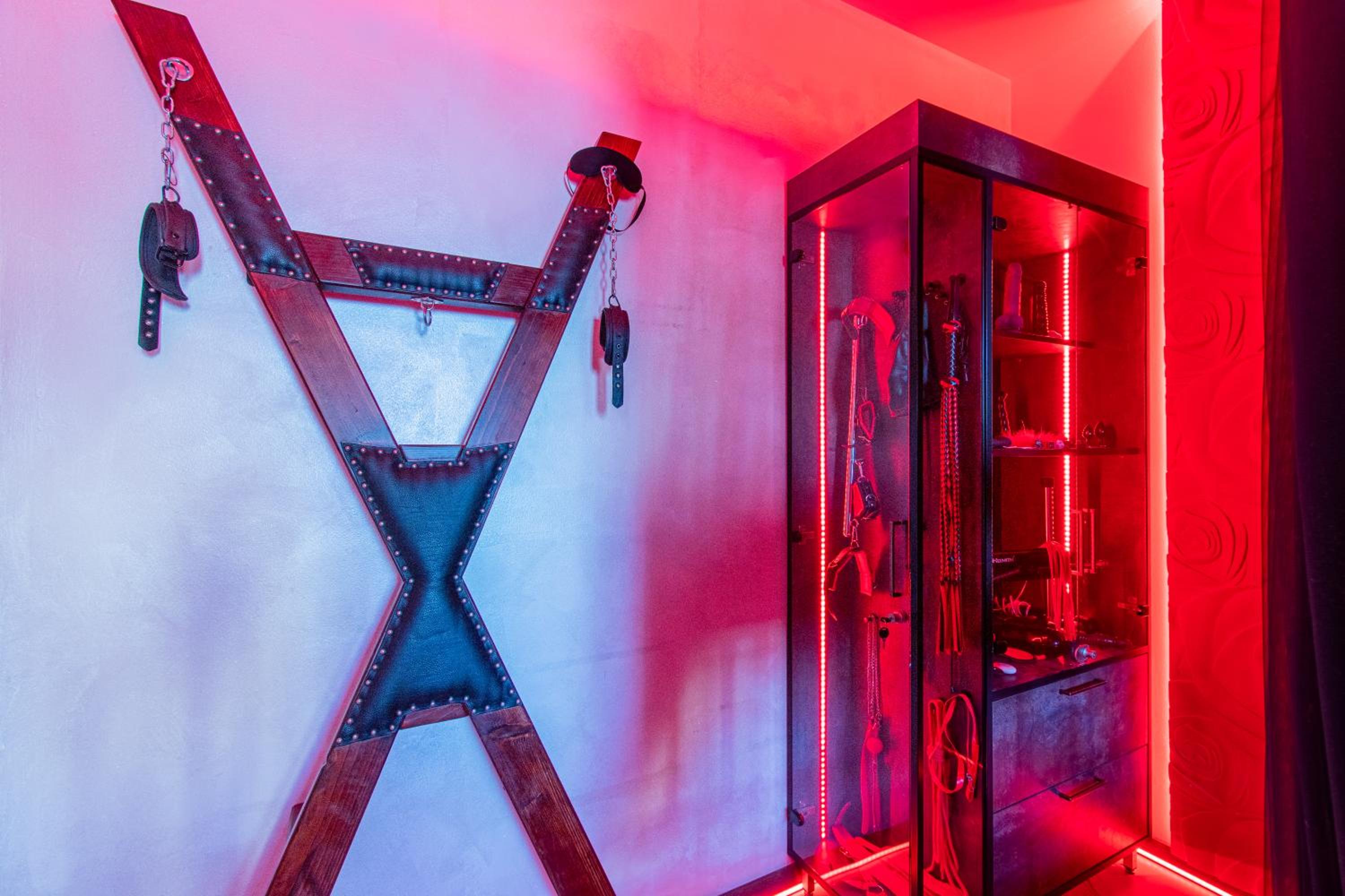 One-Bedroom Apartment - Photo 27