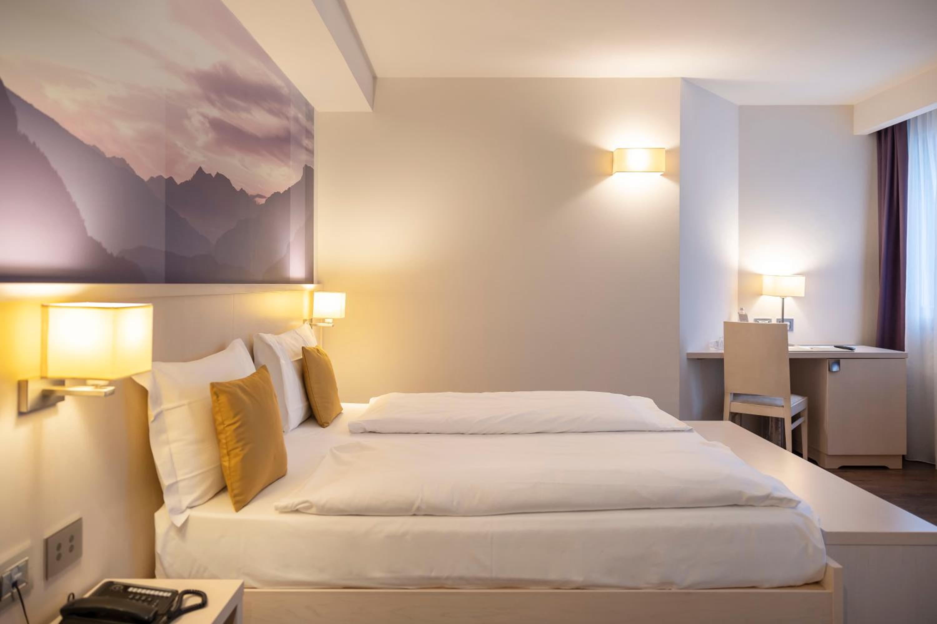 Standard Double or Twin Room - Photo 5
