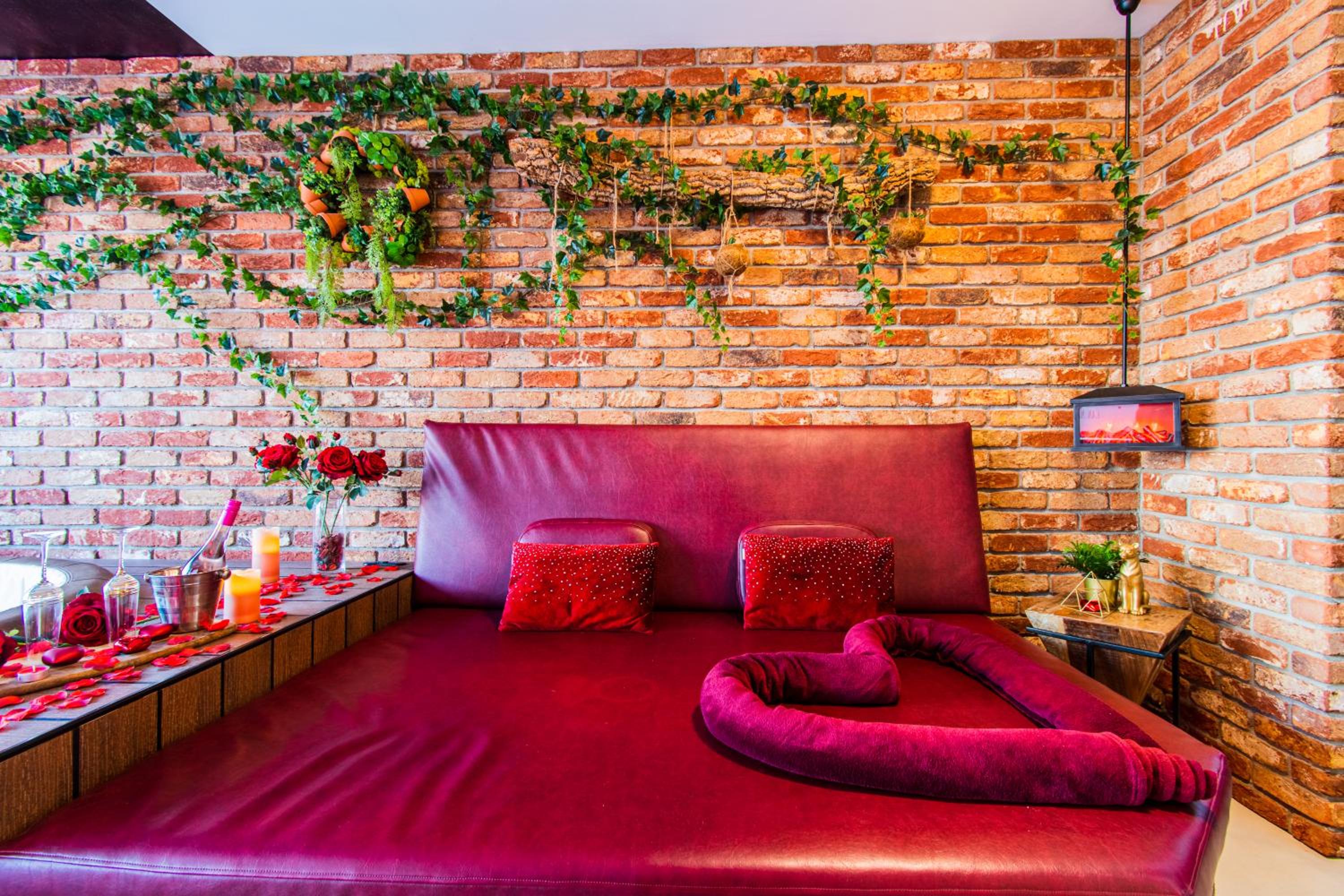 One-Bedroom Apartment - Photo 34