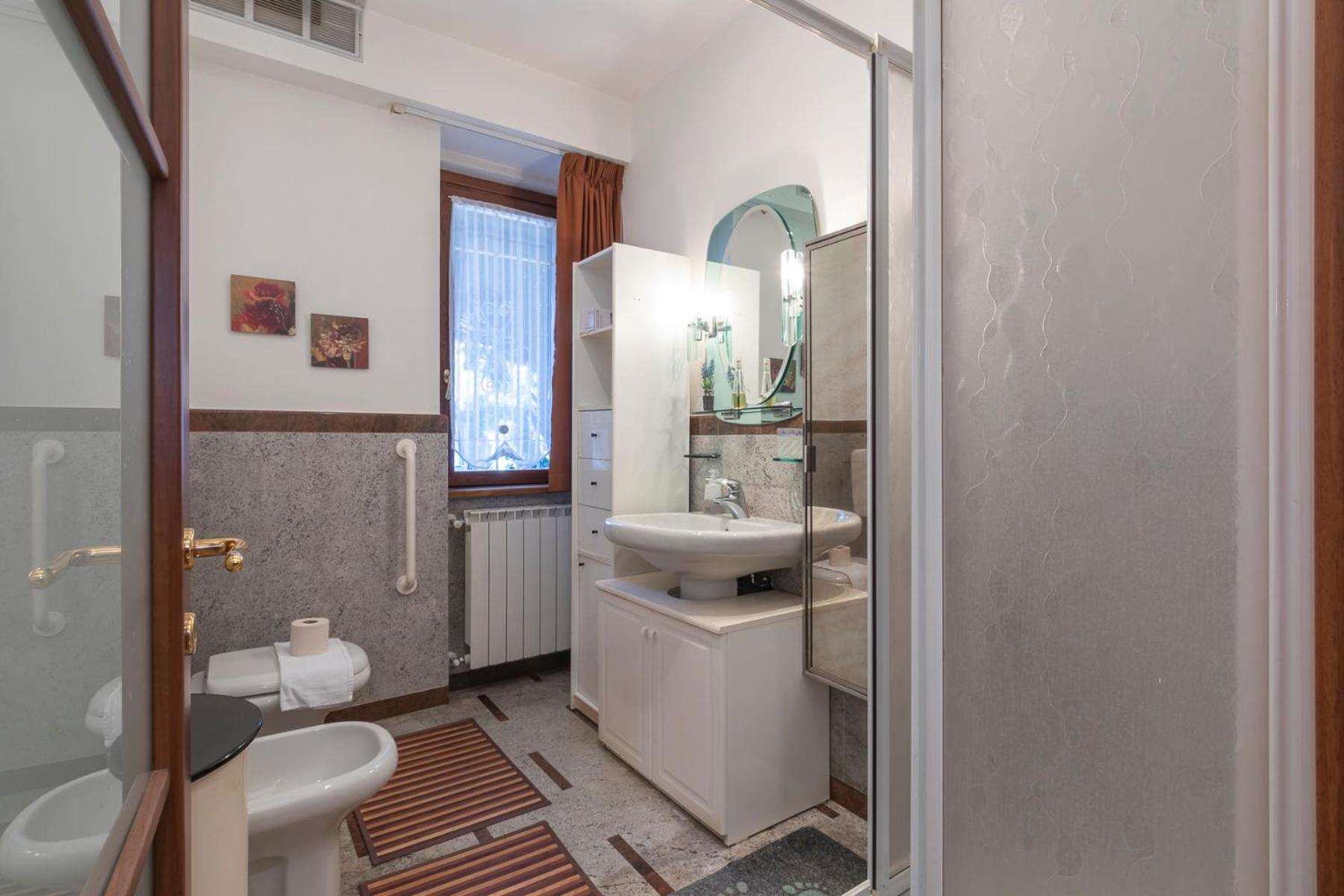 Single Room with Private External Bathroom photo 2