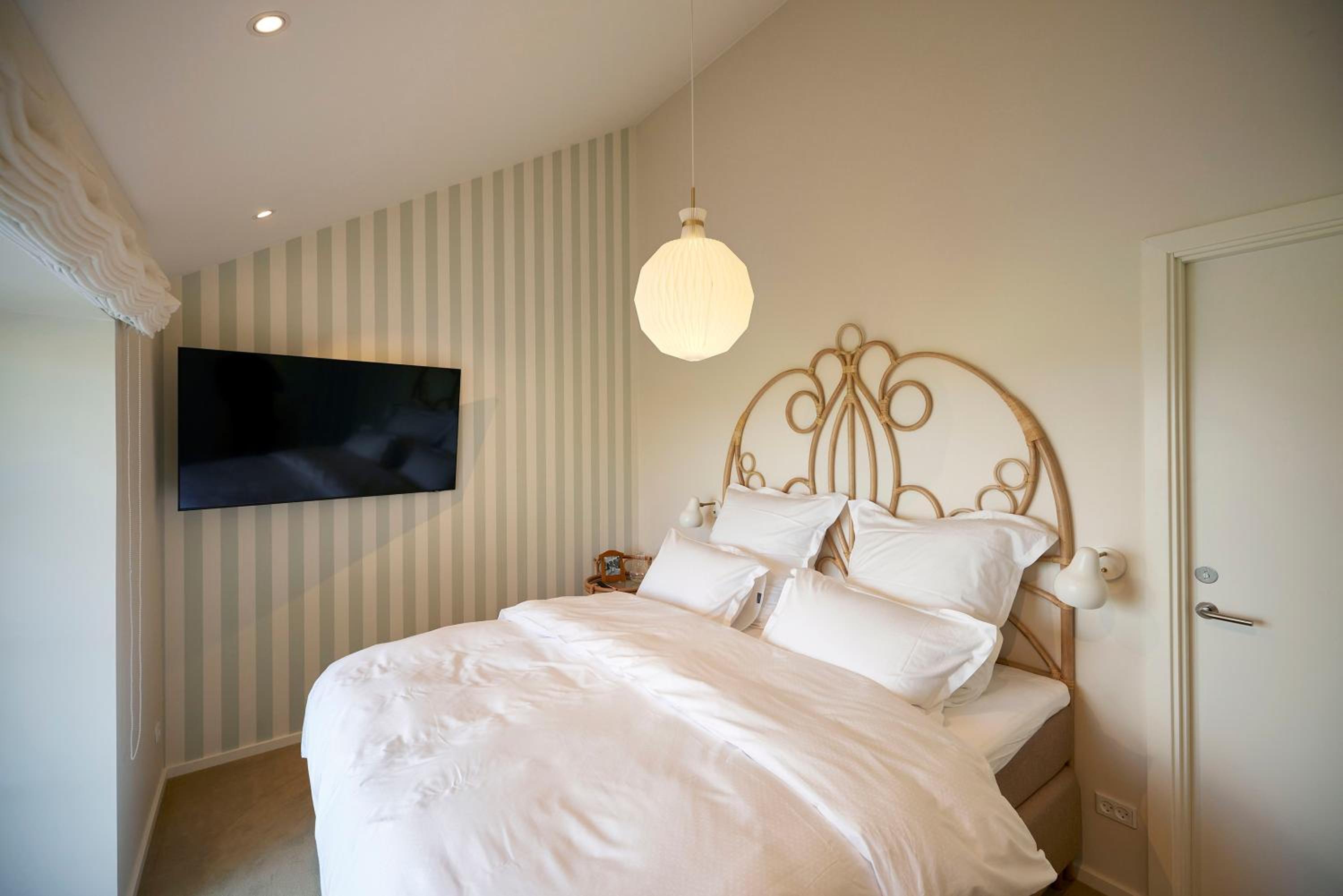 King Suite with Balcony photo 1