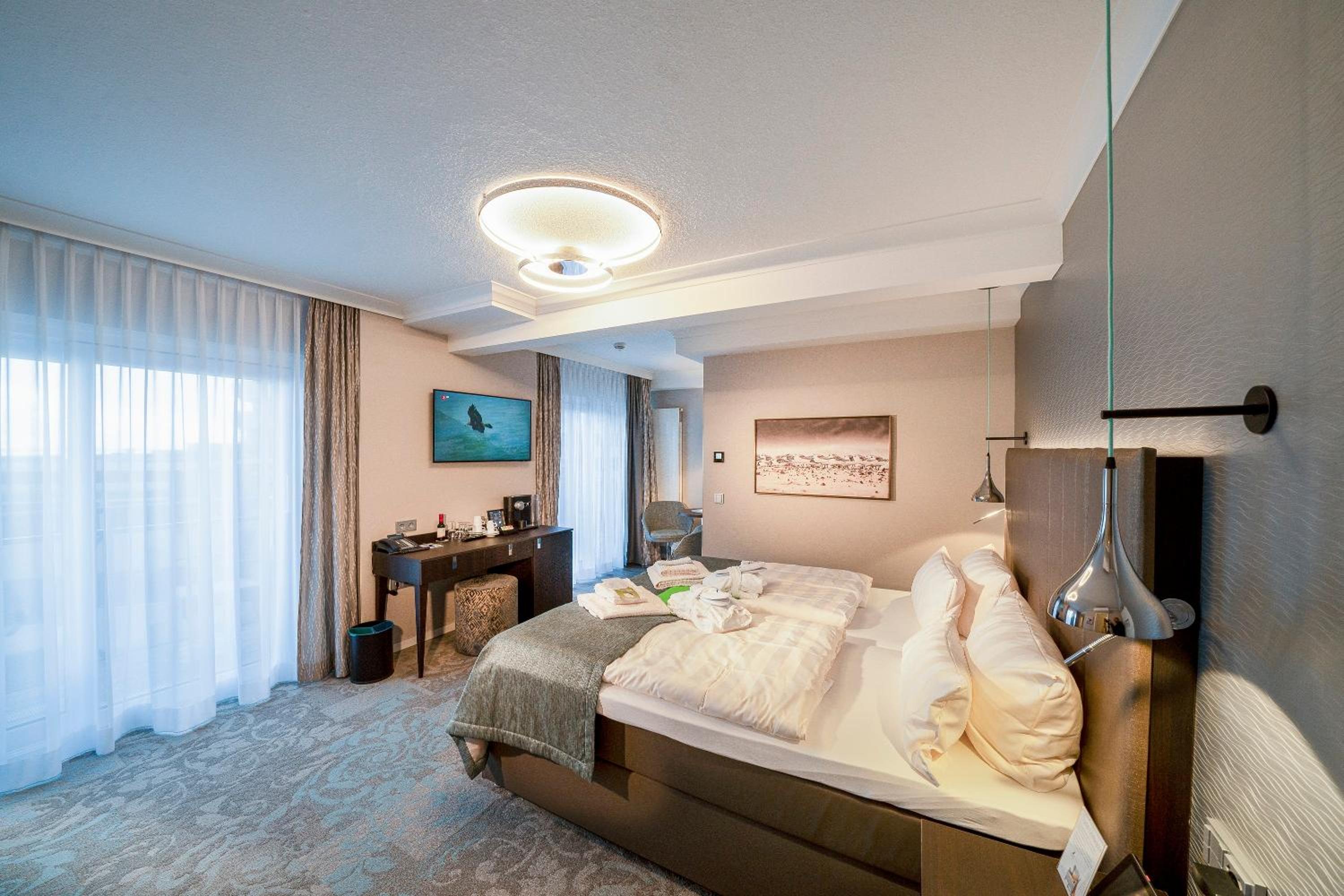Comfort Double Room with Side Sea View
