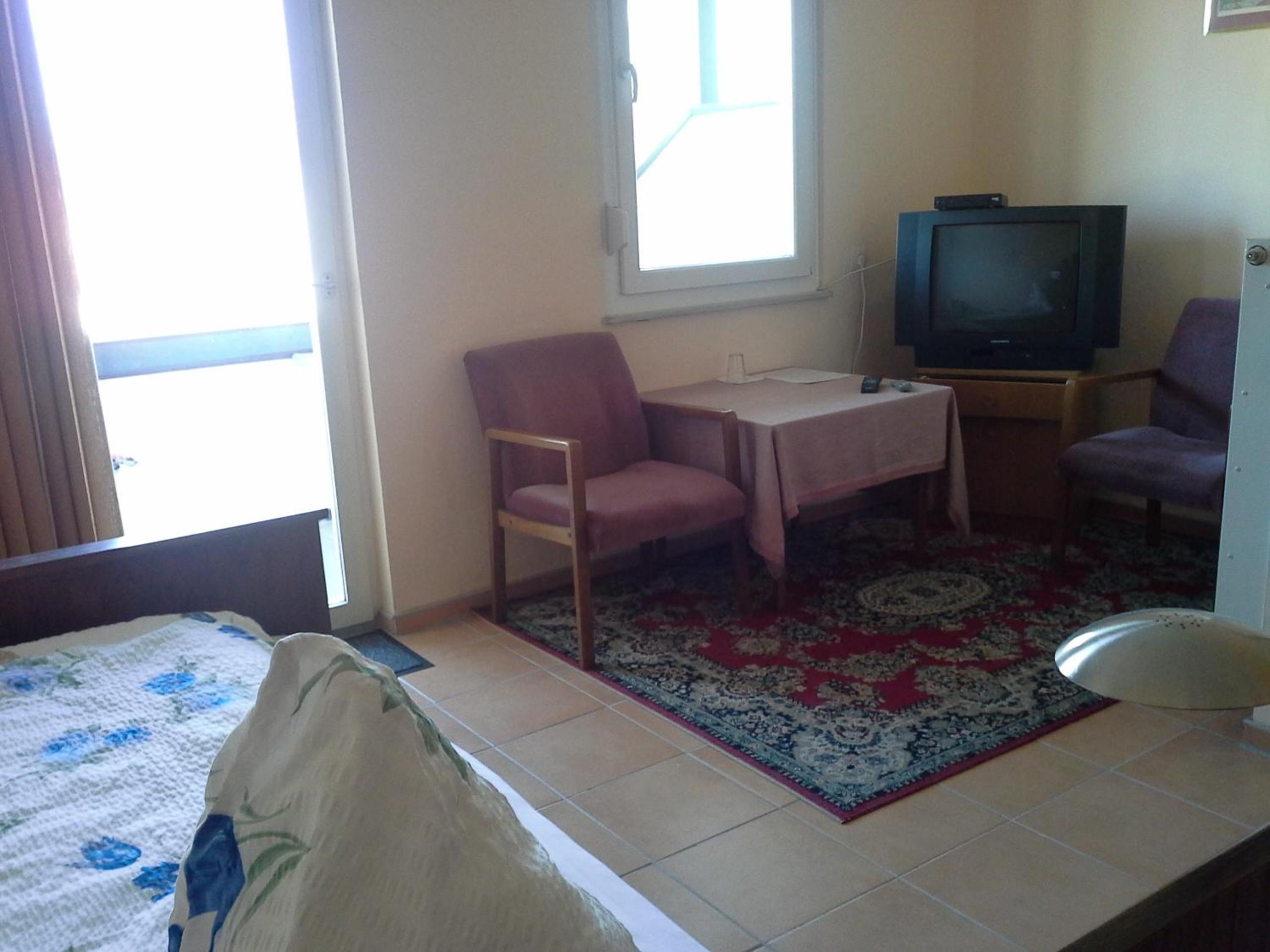 Single Room photo 3
