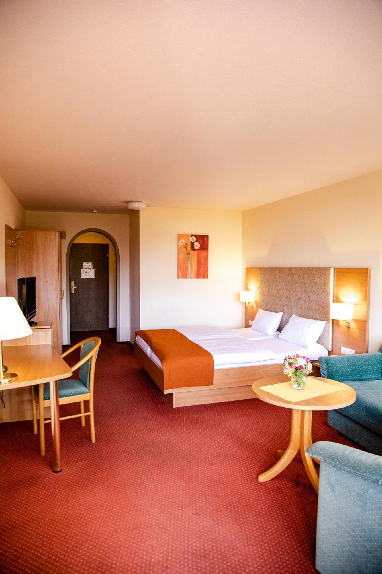 Comfort Double Room with Balcony - Photo 1