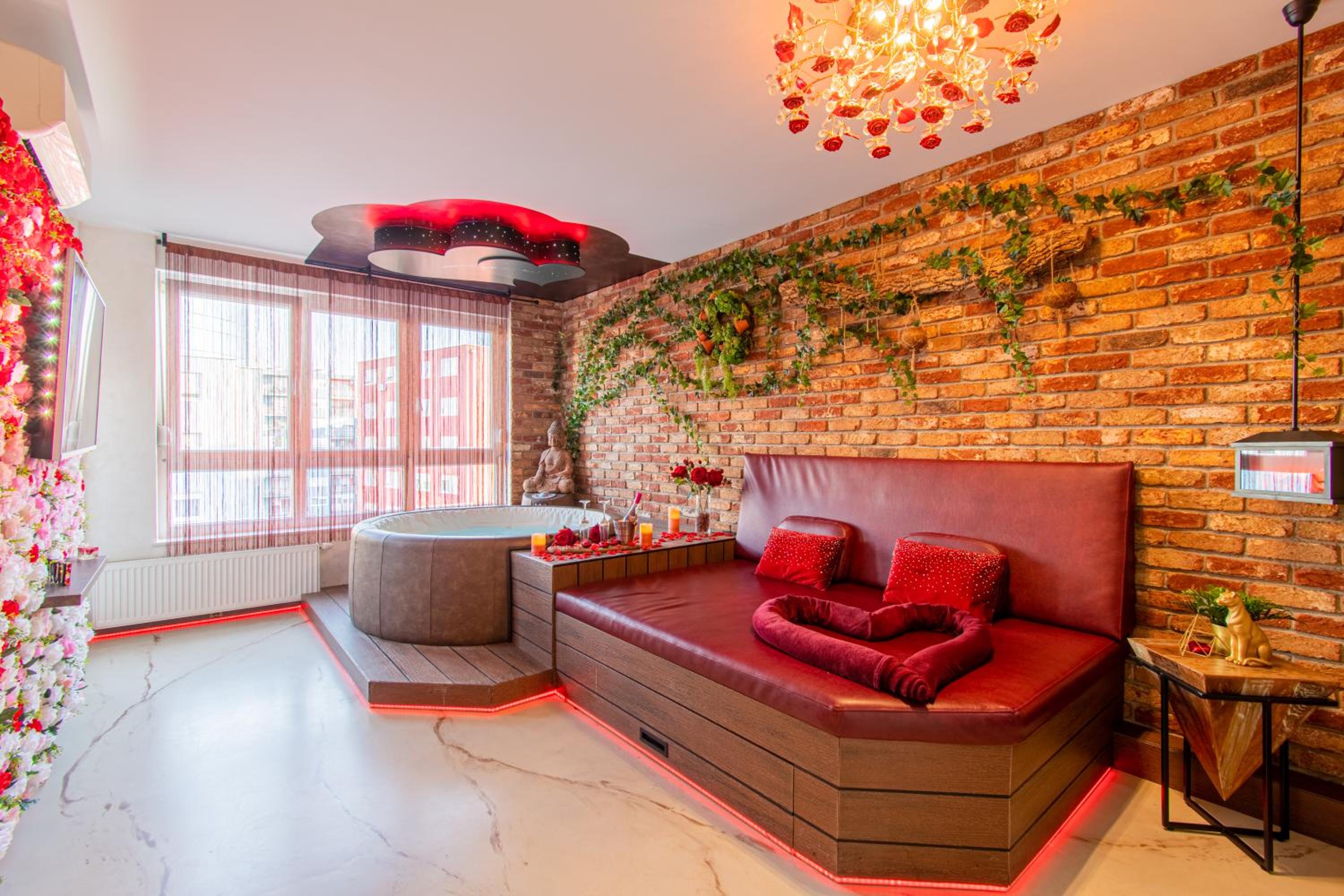 One-Bedroom Apartment - Photo 5
