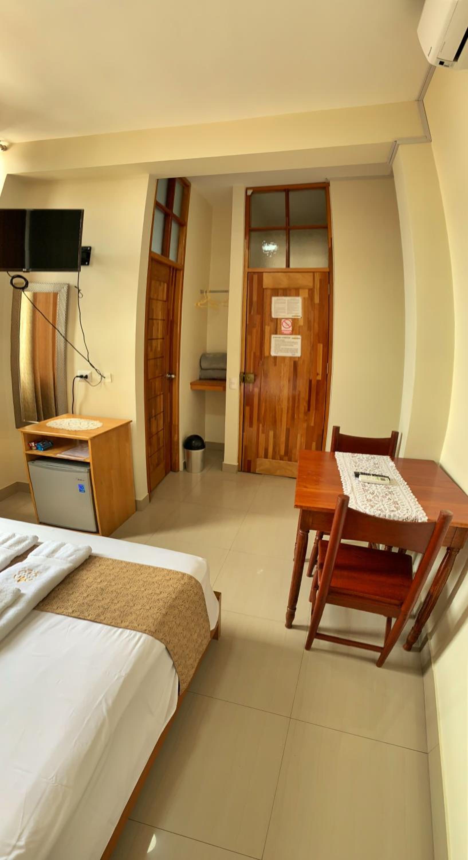 Deluxe Room - Photo 5