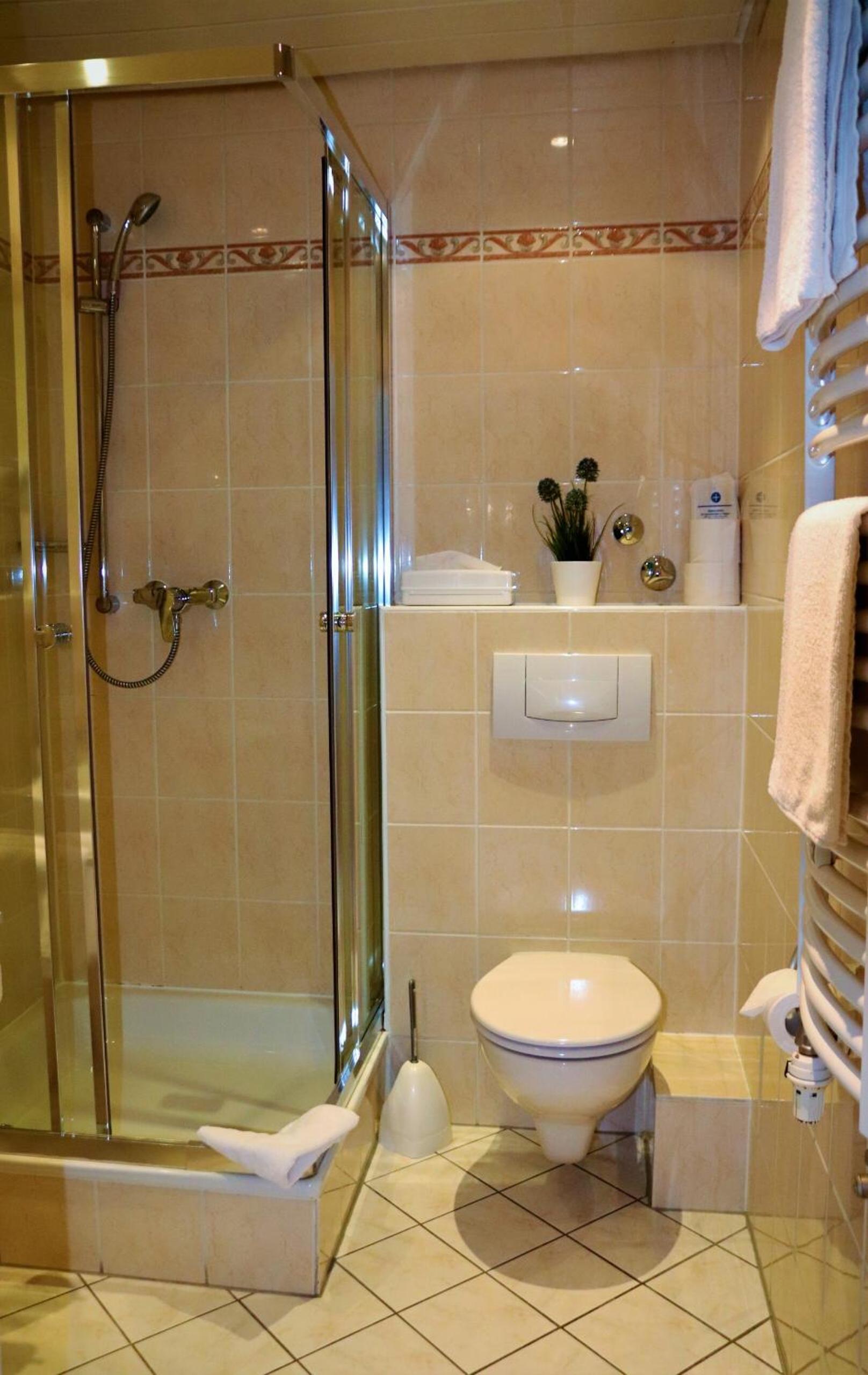 Single Room with Private Bathroom photo 3