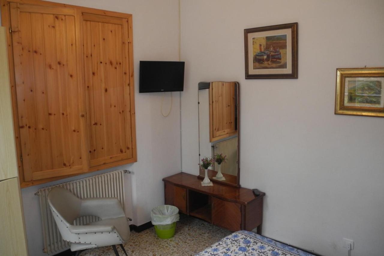 Double Room - Photo 3