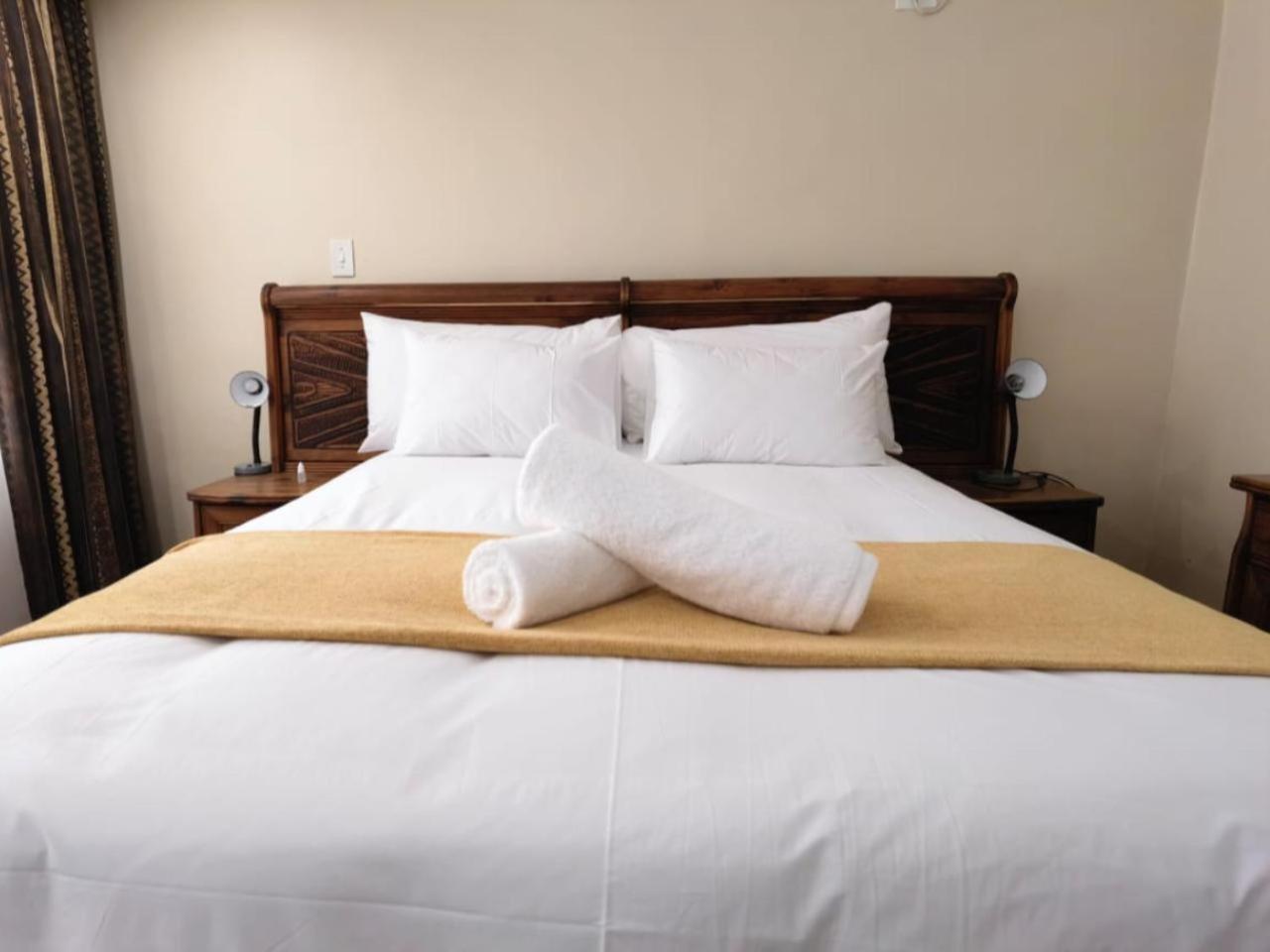 Deluxe Double Room - Photo 9