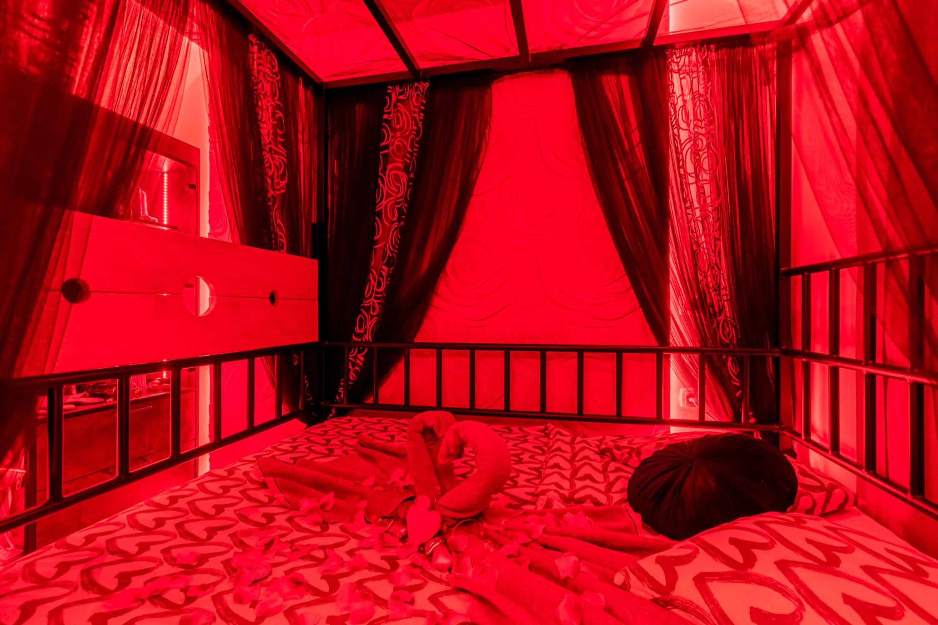 One-Bedroom Apartment - Photo 15