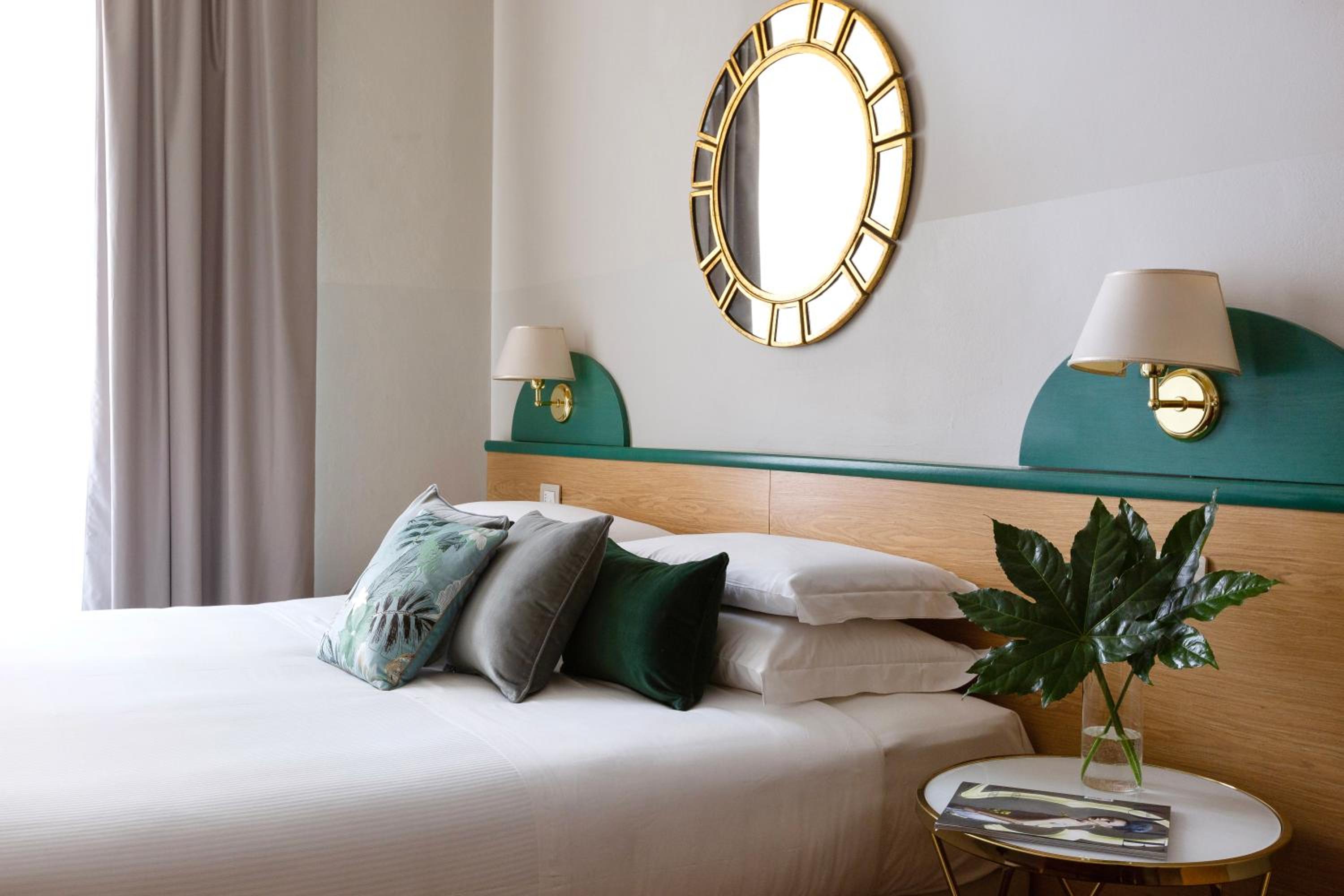 Deluxe Double or Twin Room photo 1