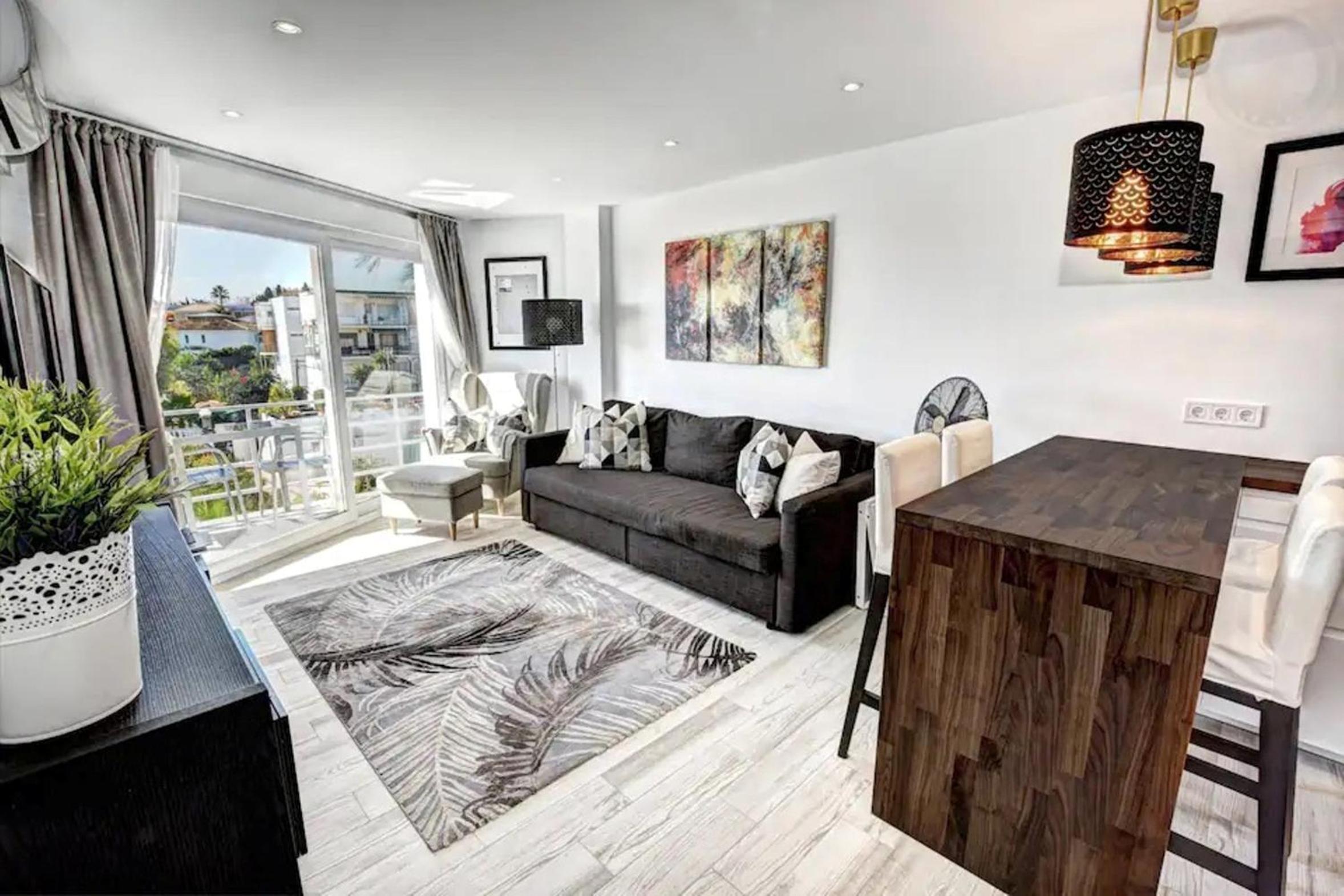 Apartamento con Balcón