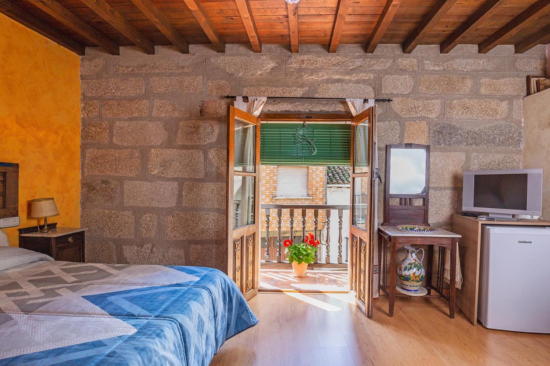 Standard Double or Twin Room with Balcony photo 2