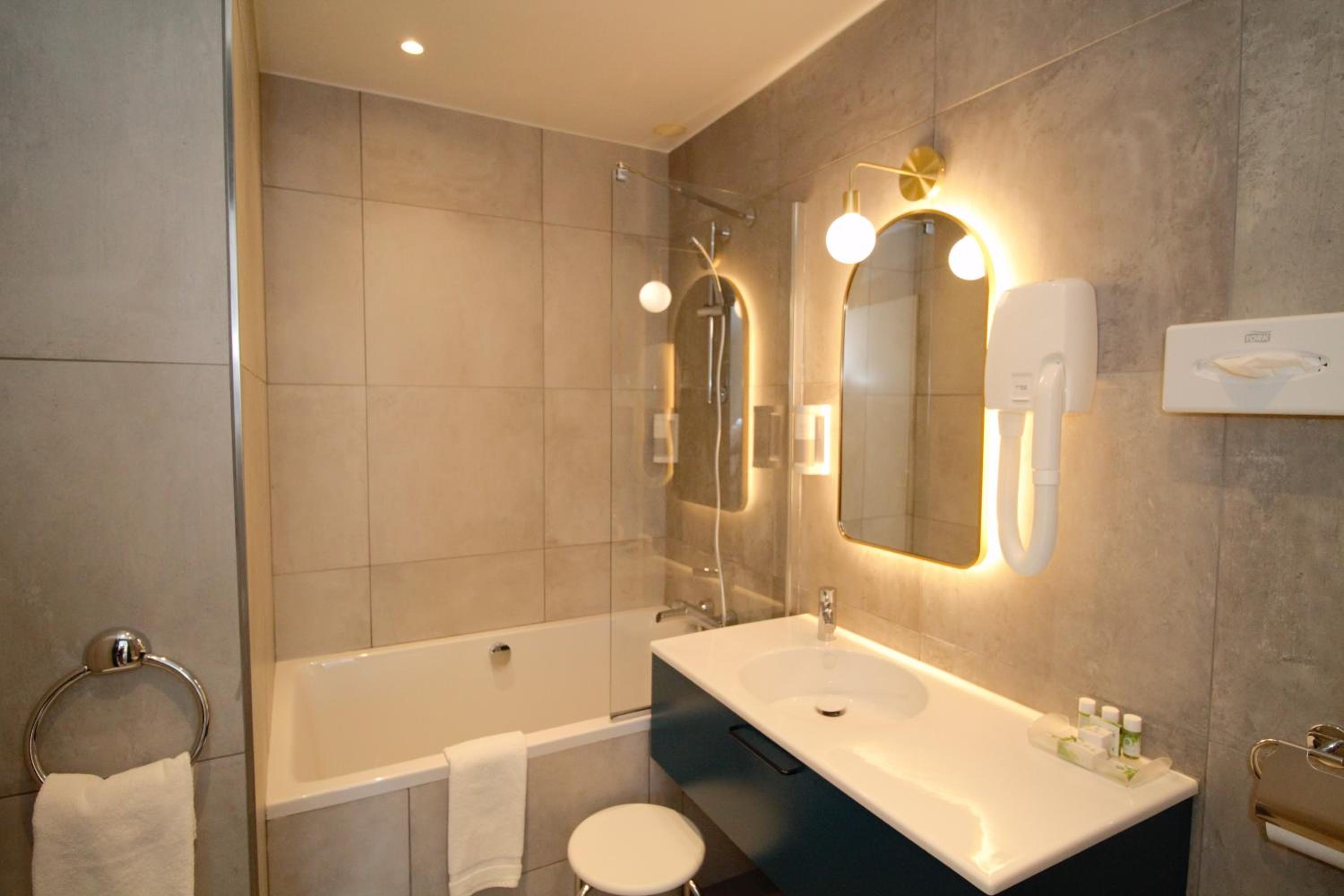 Junior Suite (2 Adults) photo 3